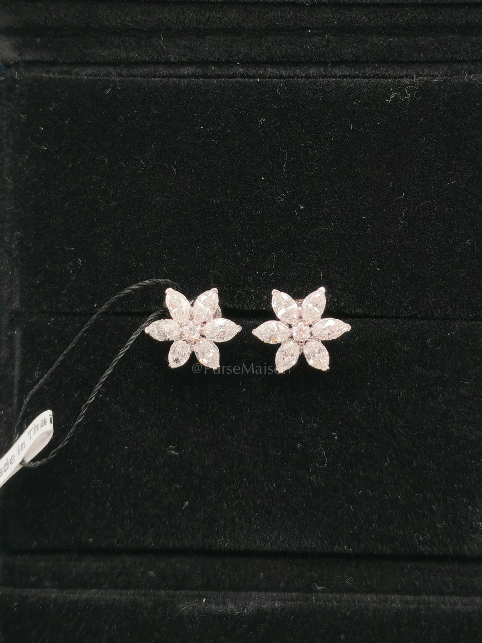 Diamond 18k 1.62gms 1.13cts VS1 to VVS1 (Clarity) E to H (Color) Natural Diamond White Gold Earrings