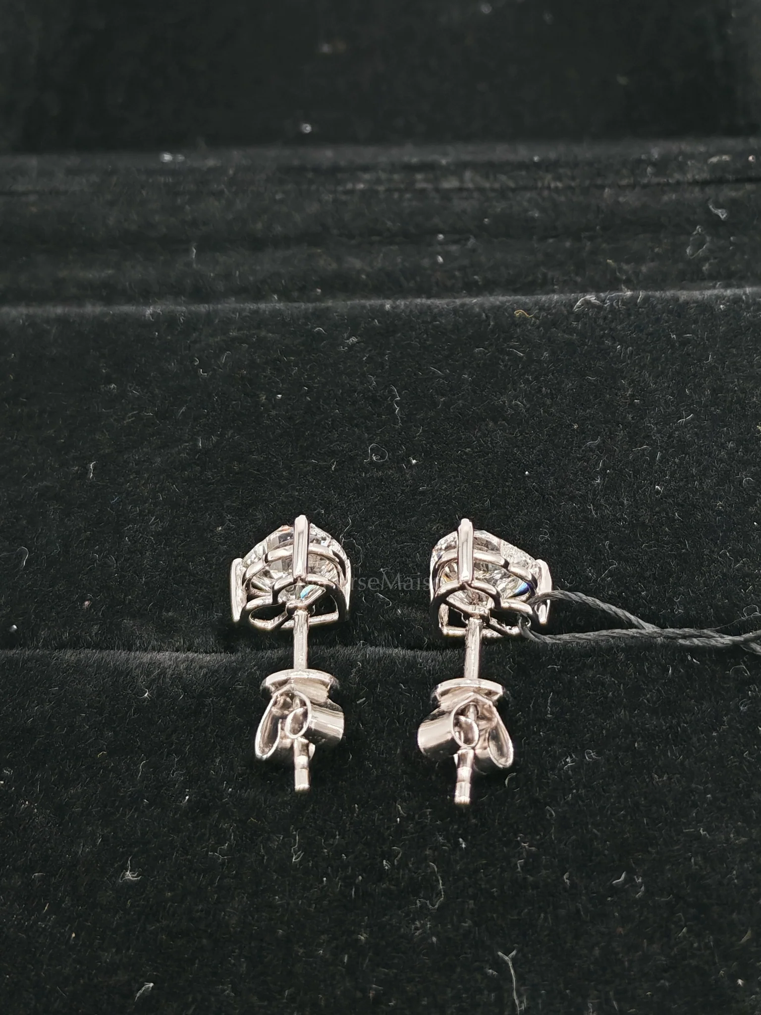 Diamond 18k 1.73gms 2.03cts VS1 to VVS1 (Clarity) E to H (Color) Natural Diamond White Gold Earrings - Image 4