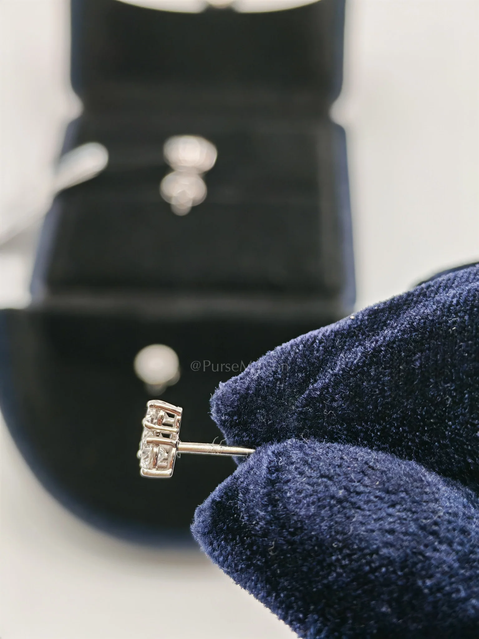 Diamond 18K 1.75gms. 0.92cts VS1 to VVS1 (Clarity) E to H (Color) Natural Diamond White Gold Earrings - Image 4