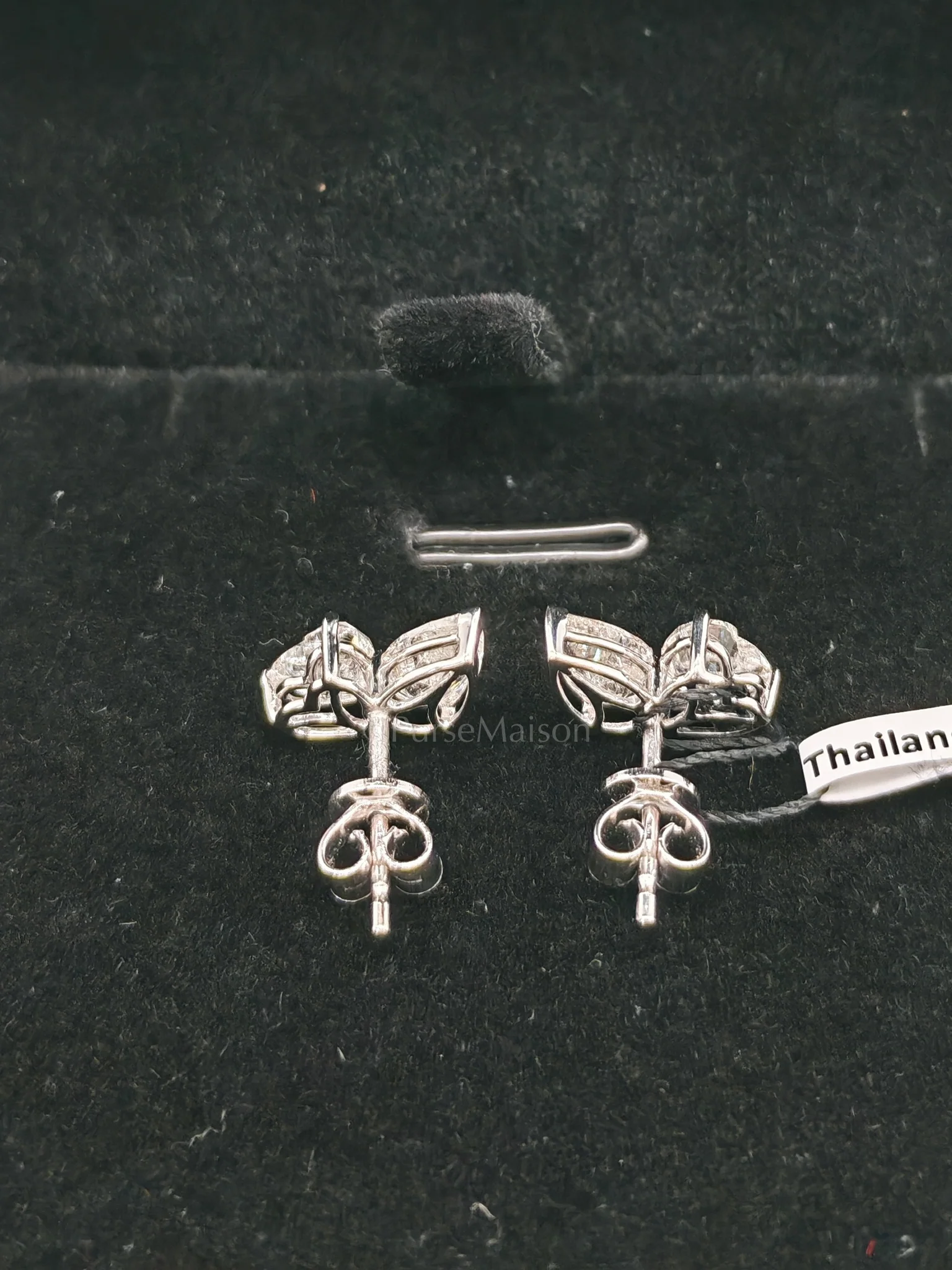 Diamond 18k 1.85gms. 2.08cts. VS1 to VVS1 (Clarity) E to H (Color) Natural Diamond White Gold Earrings - Image 4