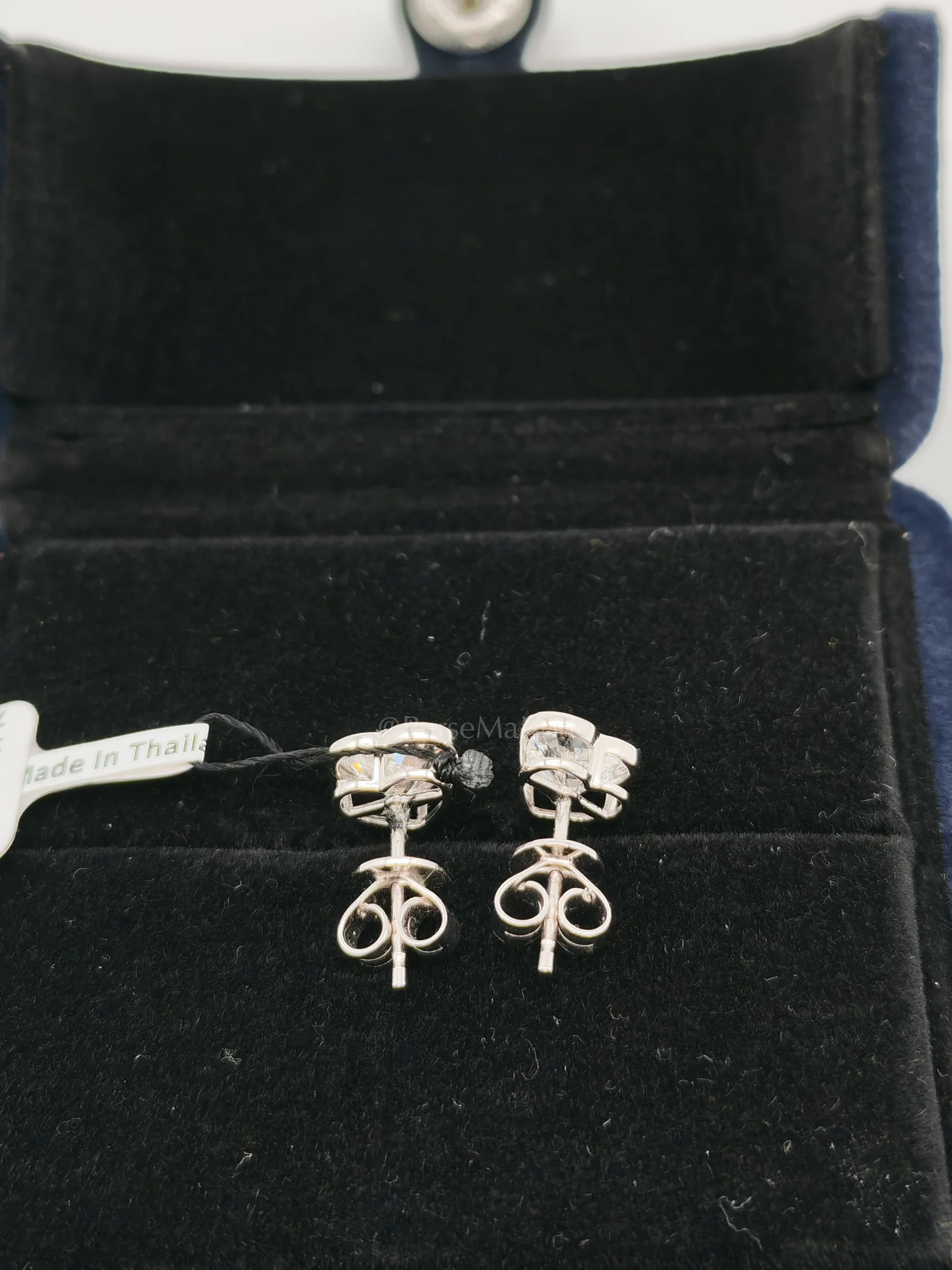 Diamond 18k 2.06gms 2.03cts VS1 to VVS1 (Clarity) E to H (Color) Natural Diamond White Gold Earrings - Image 4