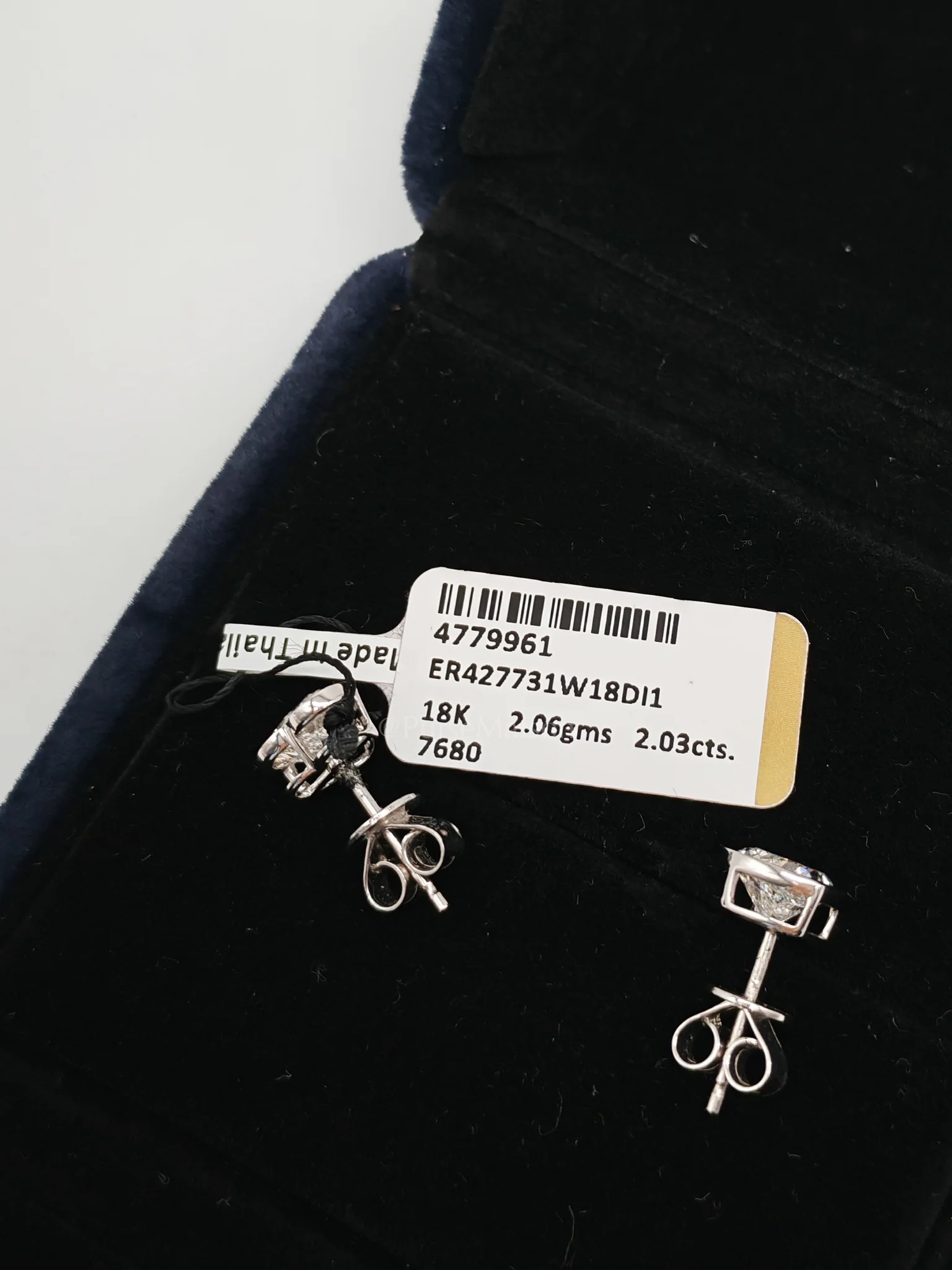 Diamond 18k 2.06gms 2.03cts VS1 to VVS1 (Clarity) E to H (Color) Natural Diamond White Gold Earrings - Image 7