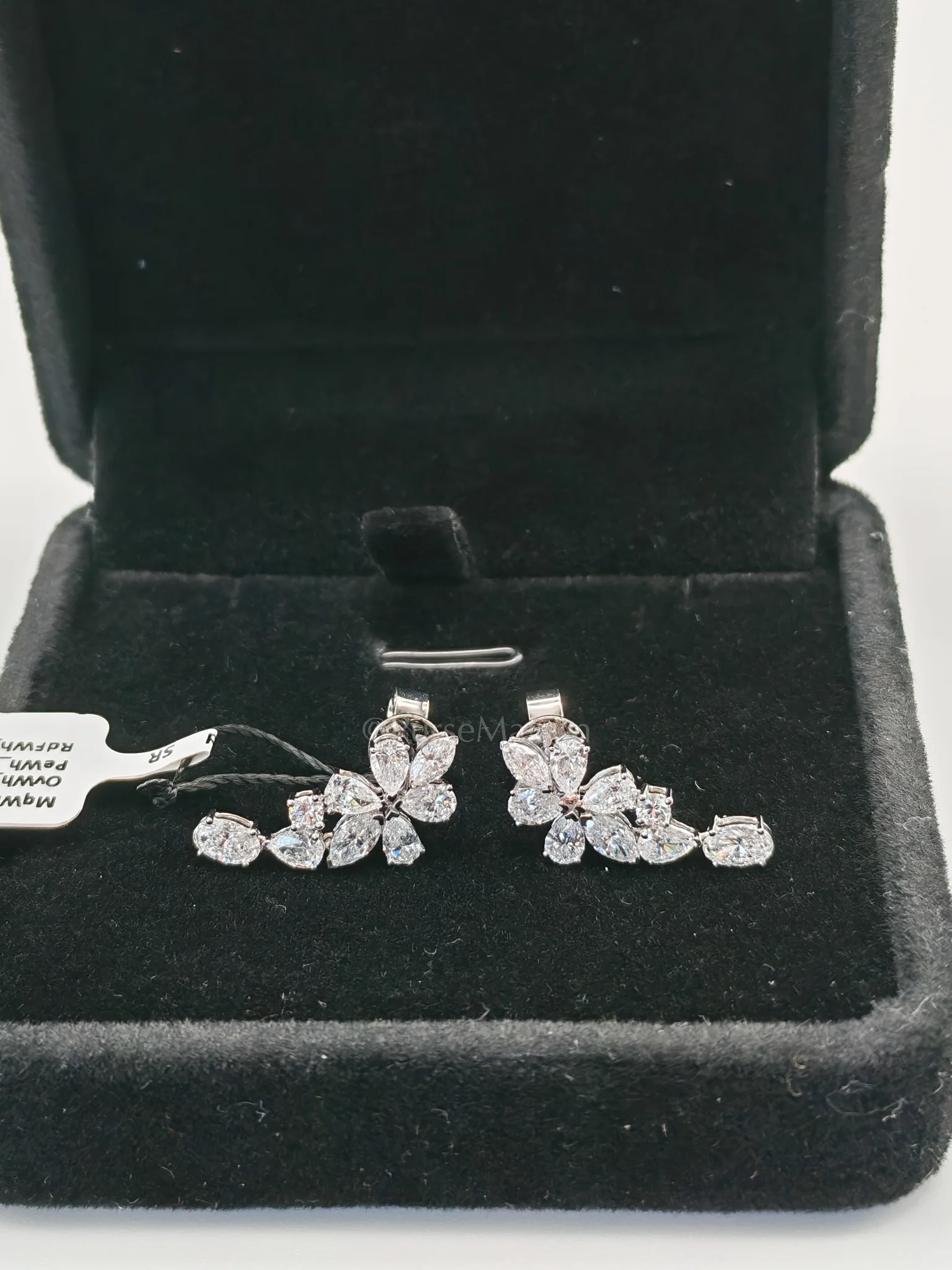 Diamond 18k 2.63gms 2.2cts. VS1 to VVS1 (Clarity) E to H (Color) Natural Diamond White Gold Earrings - Image 2