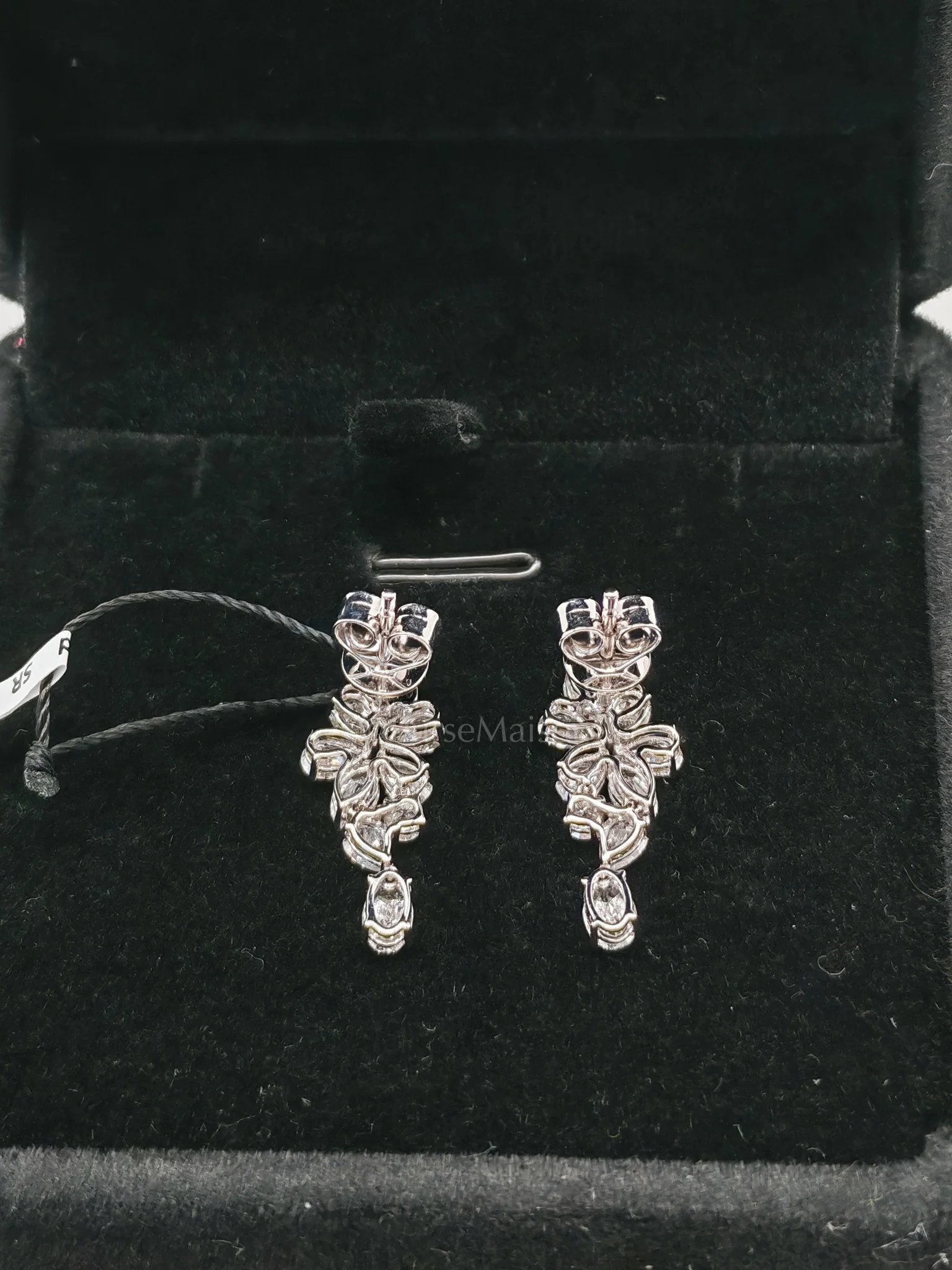 Diamond 18k 2.63gms 2.2cts. VS1 to VVS1 (Clarity) E to H (Color) Natural Diamond White Gold Earrings - Image 3