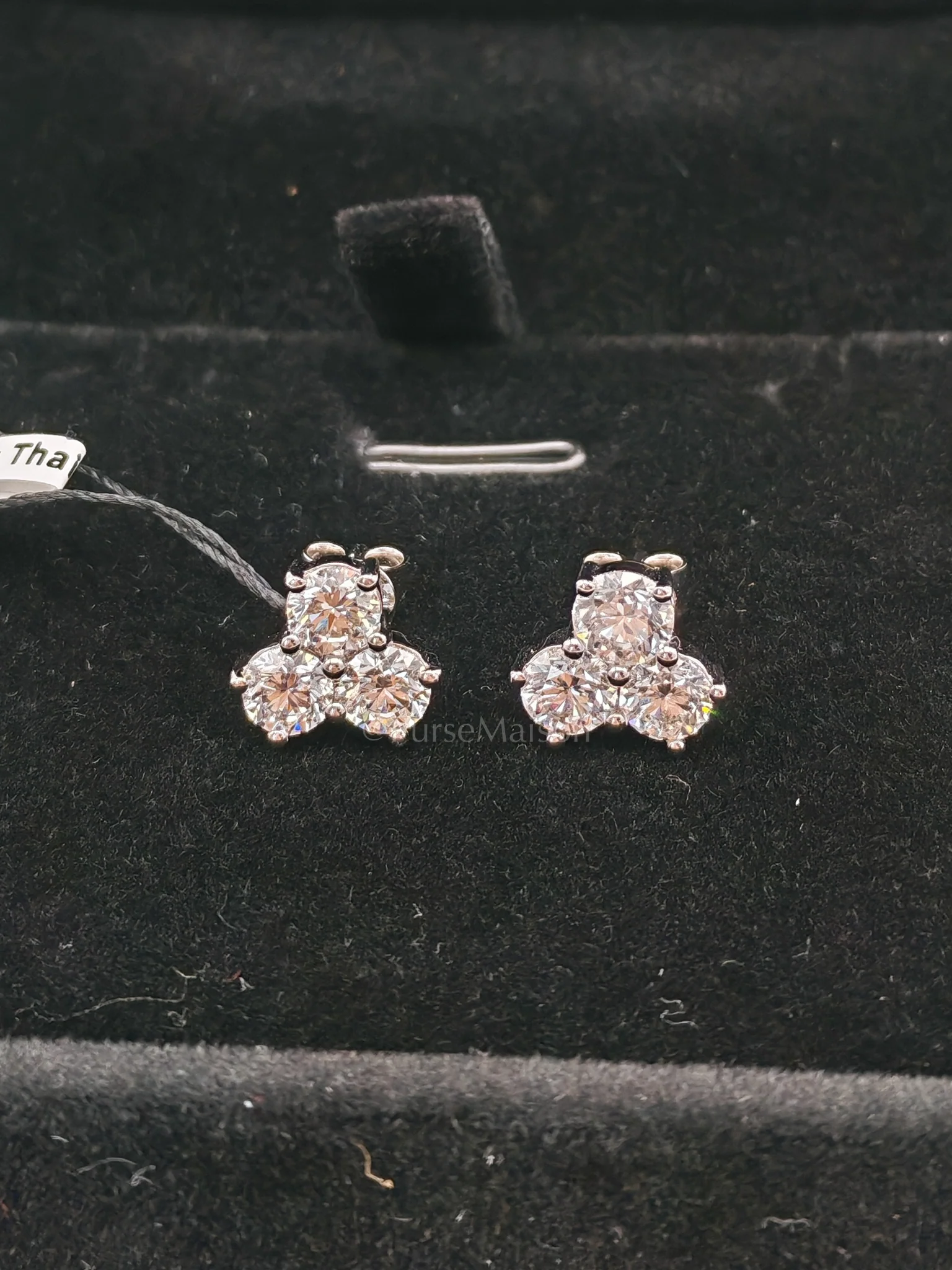 Diamond 18k 2.75gms 1.82cts VS1 to VVS1 (Clarity) E to H (Color) Natural Diamond White Gold Earrings - Image 3