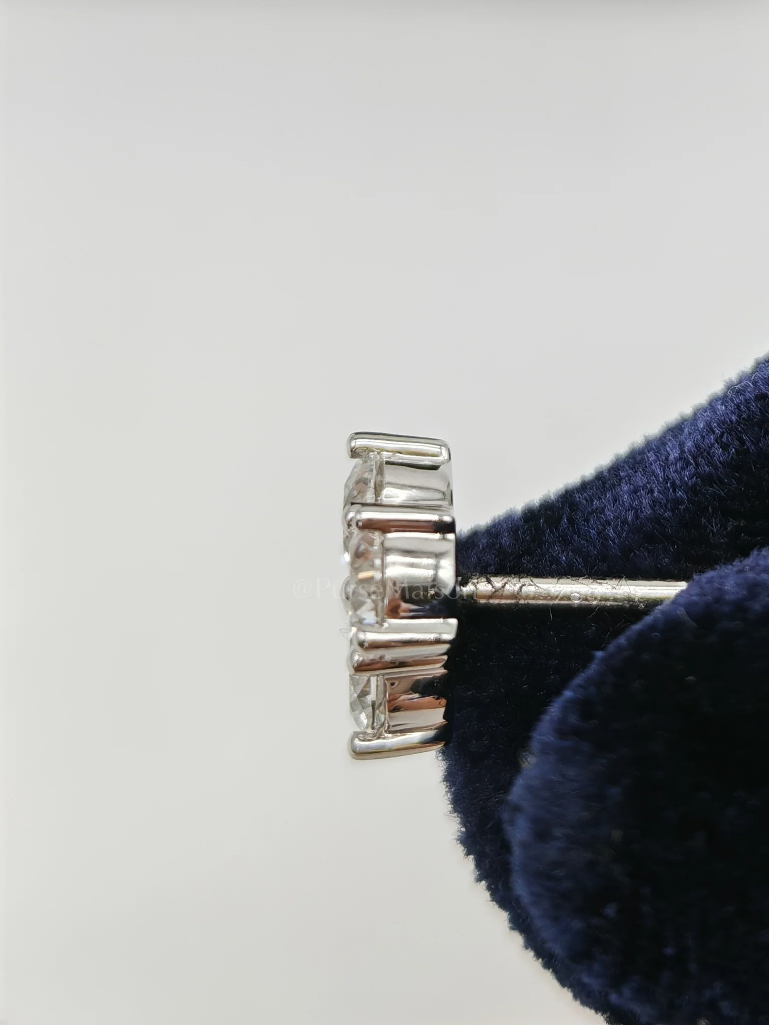 Diamond 18k 2.75gms 1.82cts VS1 to VVS1 (Clarity) E to H (Color) Natural Diamond White Gold Earrings - Image 6
