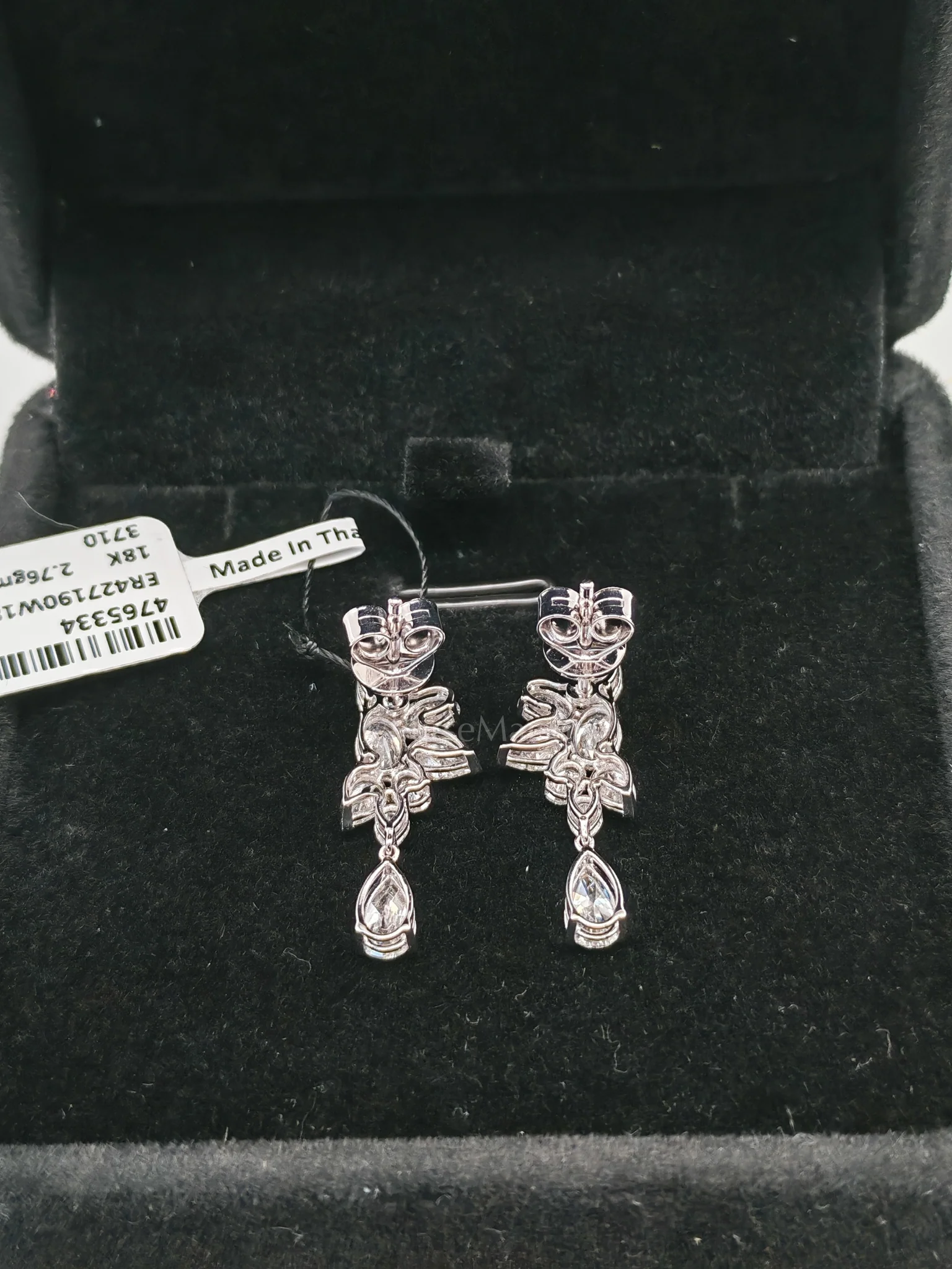 Diamond 18k 2.76gms. 2.76gms 2.74cts VS1 to VVS1 (Clarity) E to H (Color) Natural Diamond White Gold Earrings - Image 3