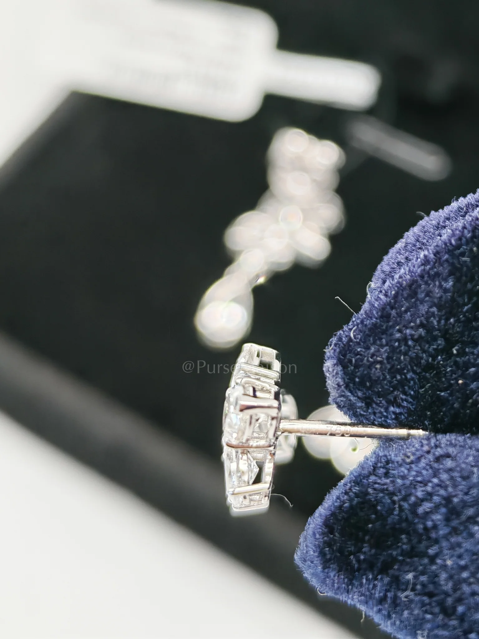 Diamond 18k 2.76gms. 2.76gms 2.74cts VS1 to VVS1 (Clarity) E to H (Color) Natural Diamond White Gold Earrings - Image 4