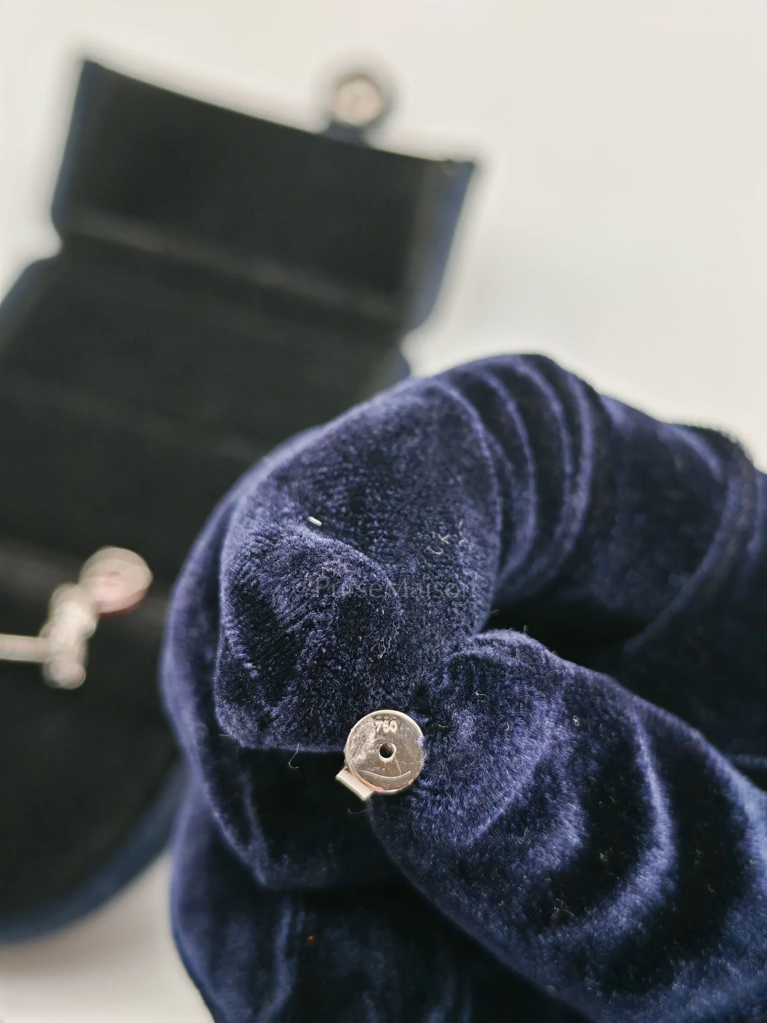 Diamond 18K 2.67gms. 3.32cts. VS1 to VVS1 (Clarity) E to H (Color) Natural Diamond White Gold Earrings - Image 9
