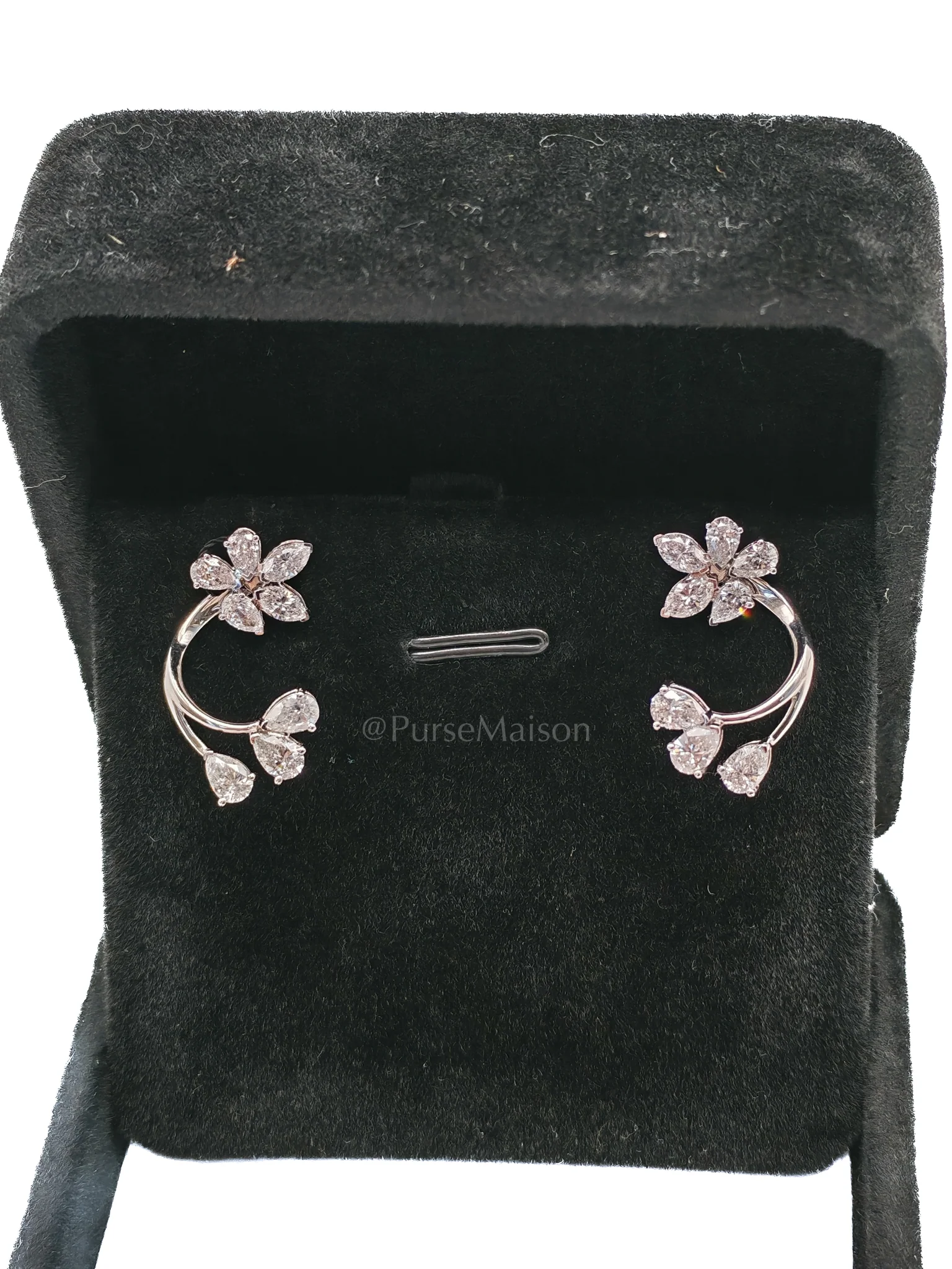 Diamond 18k 3.63gms. 2.07cts VS1 to VVS1 (Clarity) E to H (Color) Natural Diamond White Gold Earrings