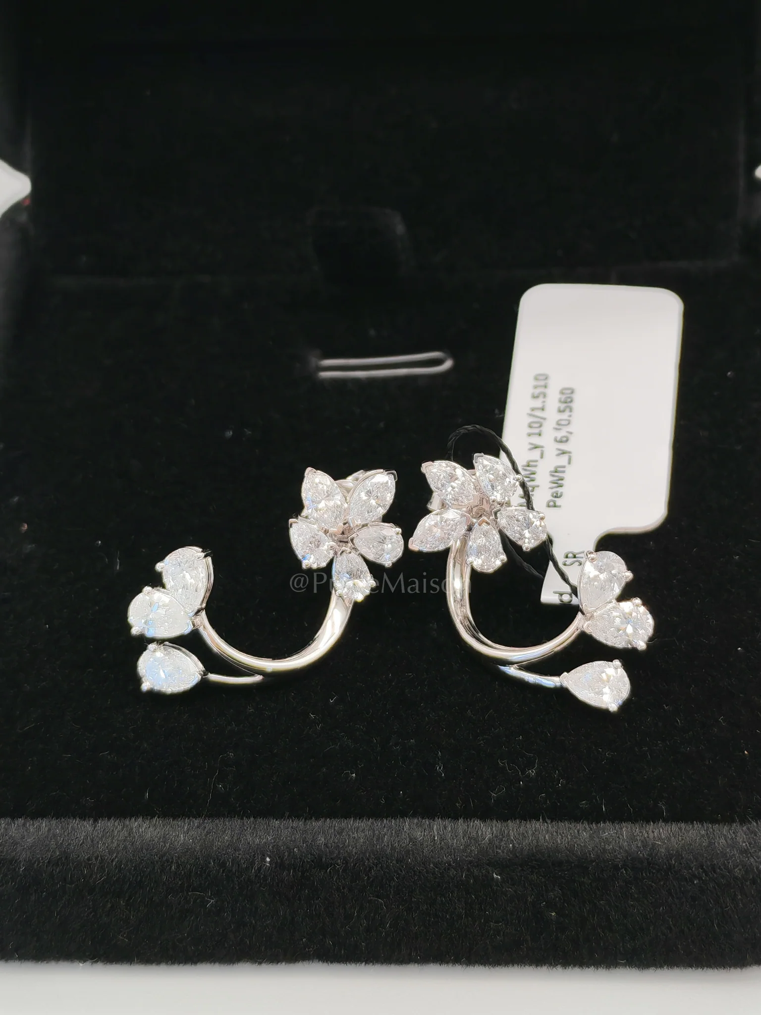 Diamond 18k 3.63gms. 2.07cts VS1 to VVS1 (Clarity) E to H (Color) Natural Diamond White Gold Earrings - Image 3