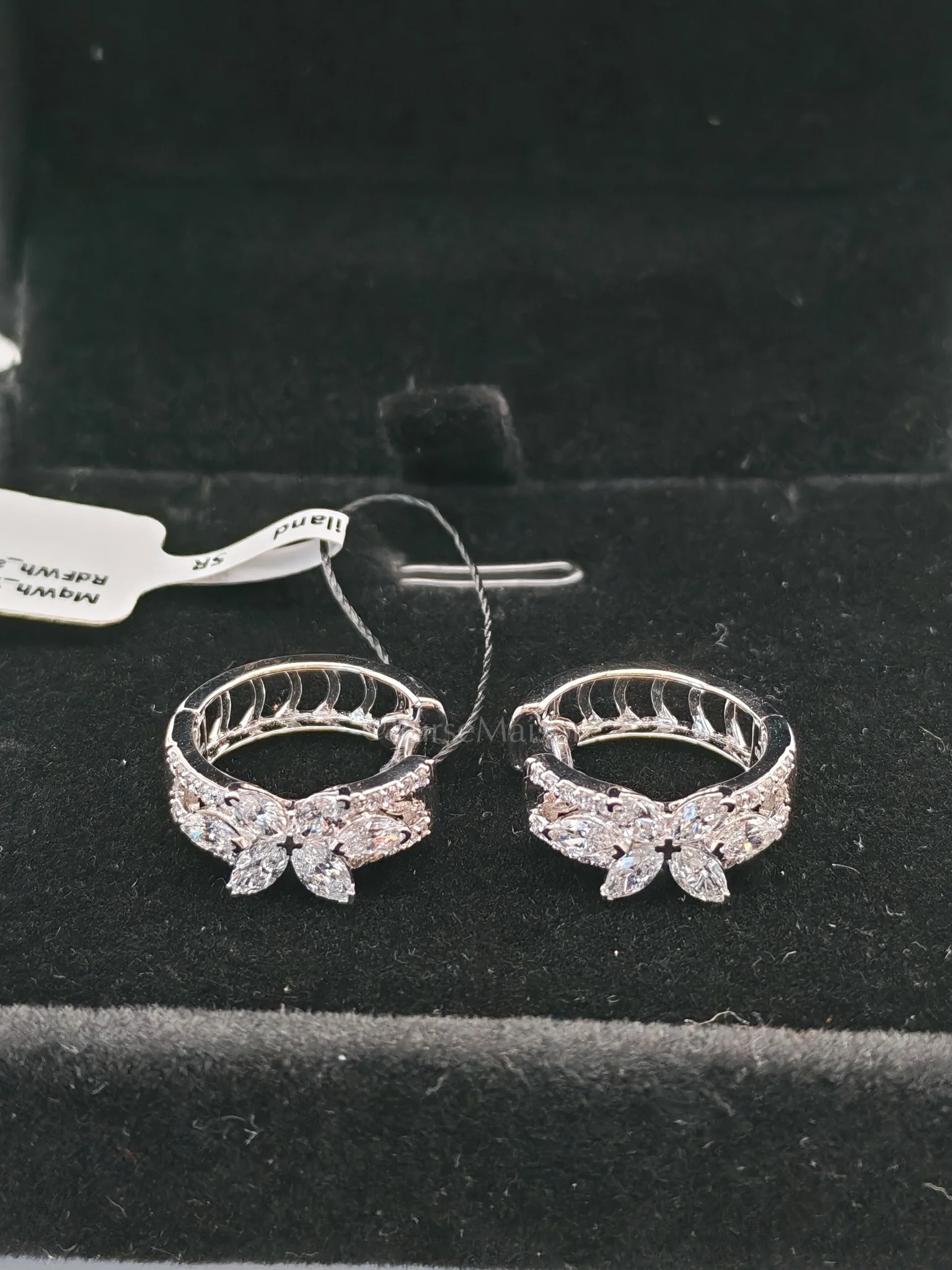 Diamond 18k 3.95gms. 1.24cts. VS1 to VVS1 (Clarity) E to H (Color) Natural Diamond White Gold Earrings - Image 2