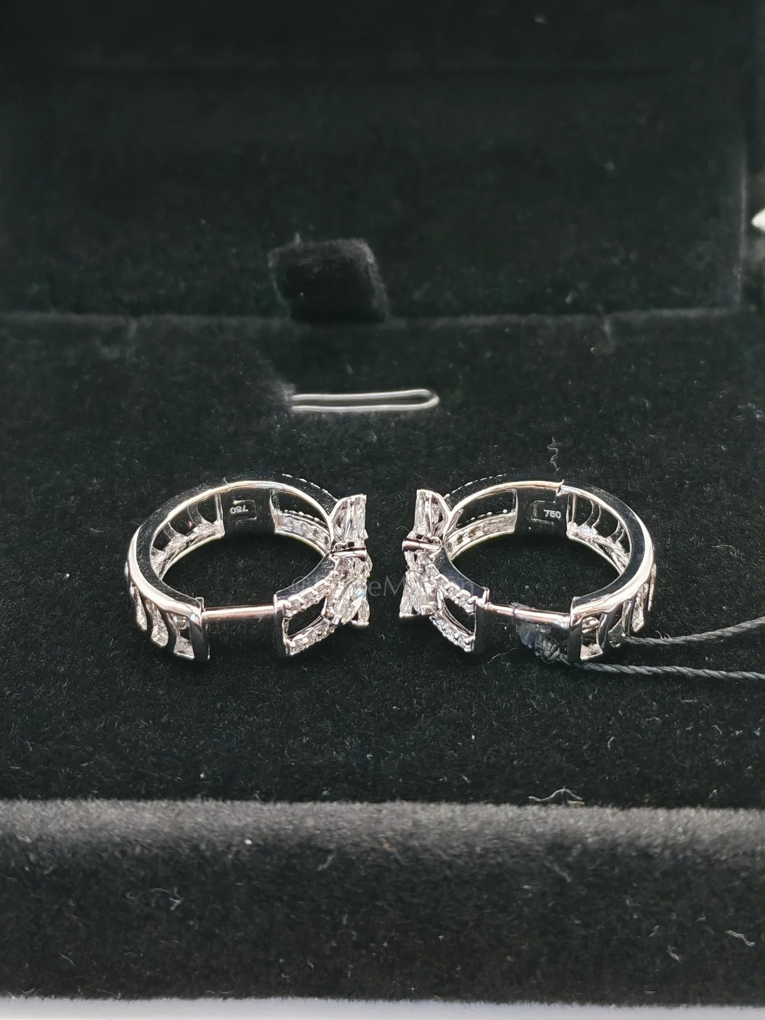 Diamond 18k 3.95gms. 1.24cts. VS1 to VVS1 (Clarity) E to H (Color) Natural Diamond White Gold Earrings - Image 3