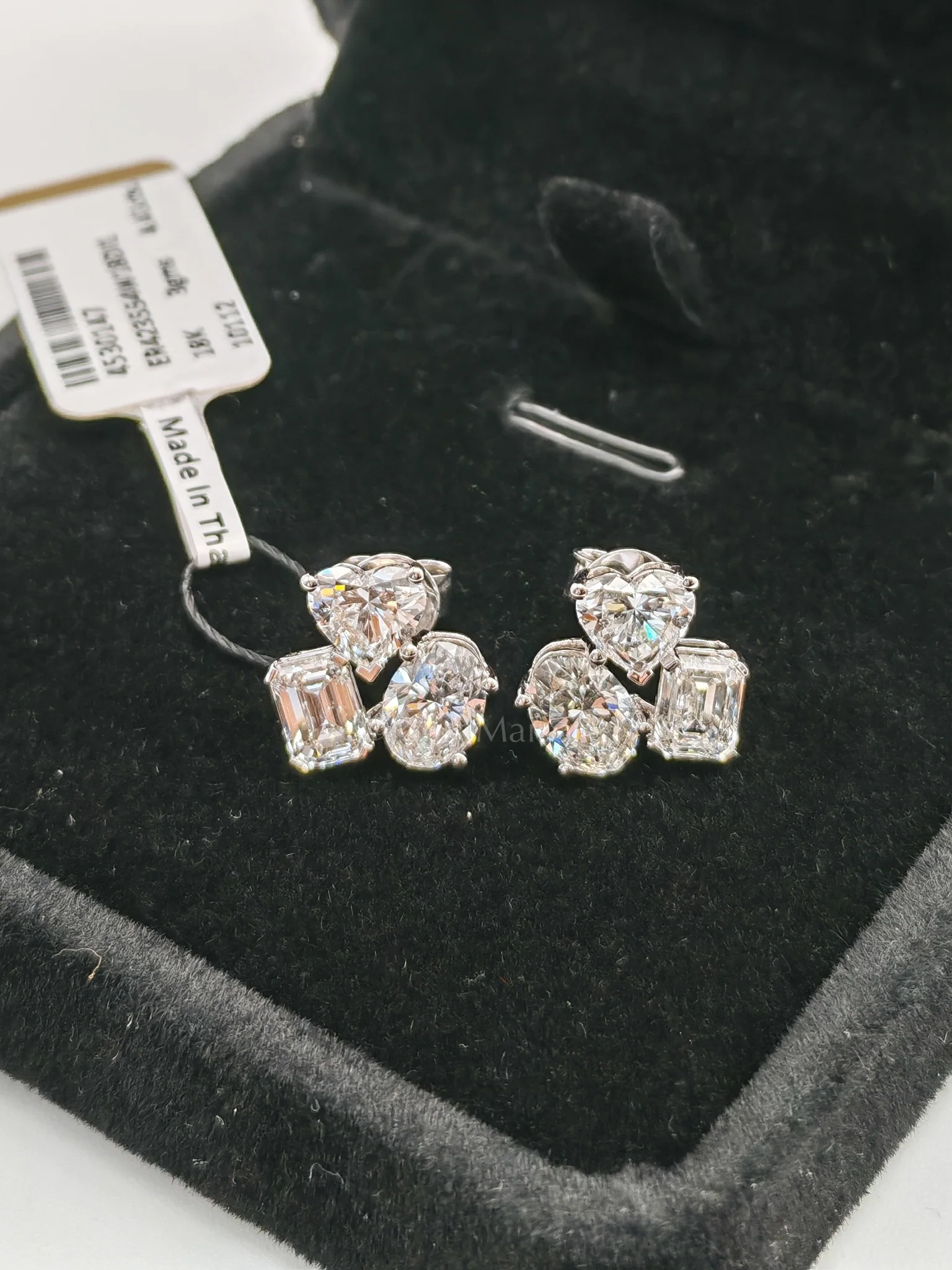 Diamond 18k 3gms 4.41cts. VS1 to VVS1 (Clarity) E to H (Color) Natural Diamond White Gold Earrings - Image 3