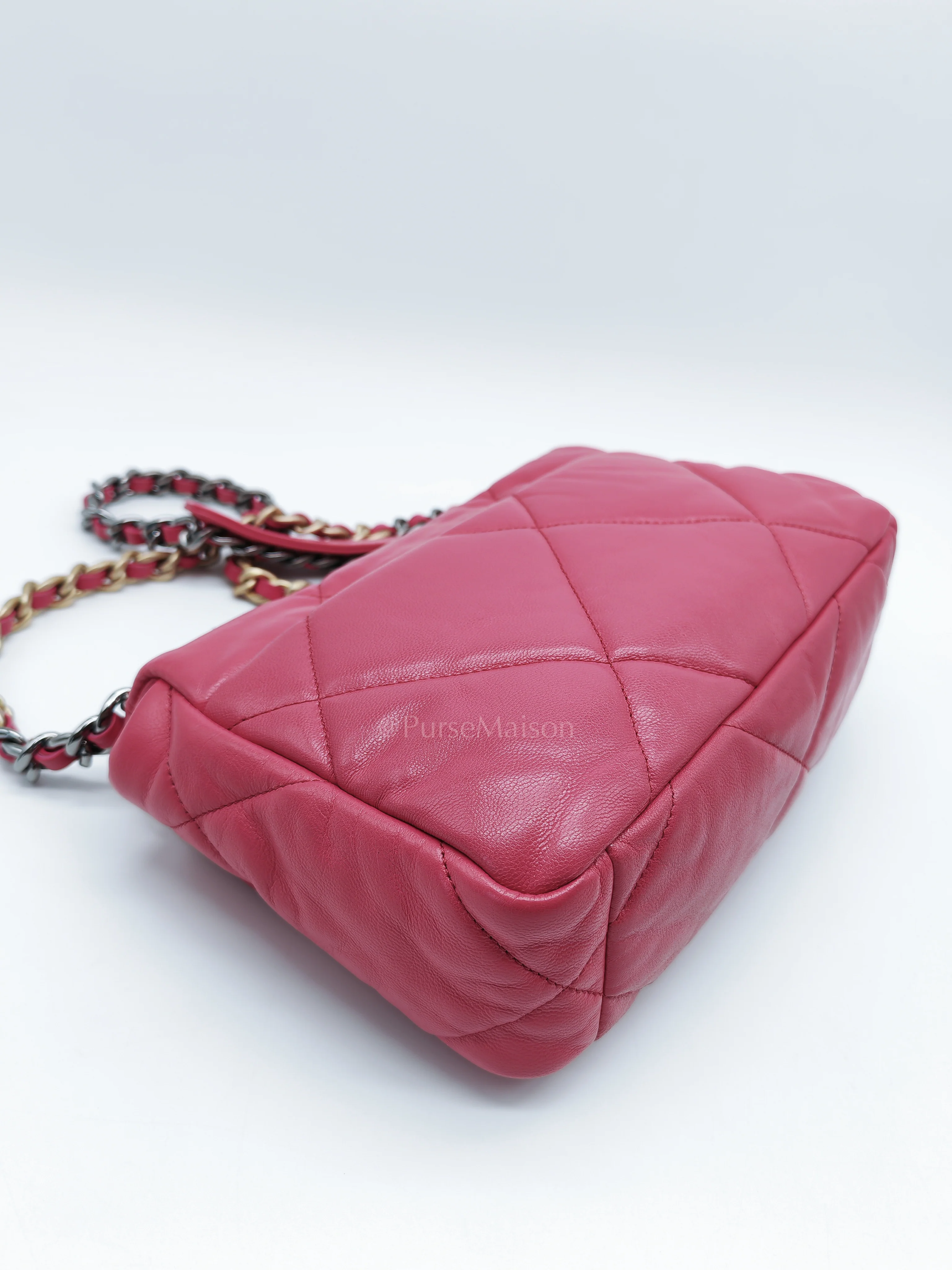 Chanel 19 Small in Dark Pink Quilted Goatskin Leather Mixed Hardware Series 30 - Image 10