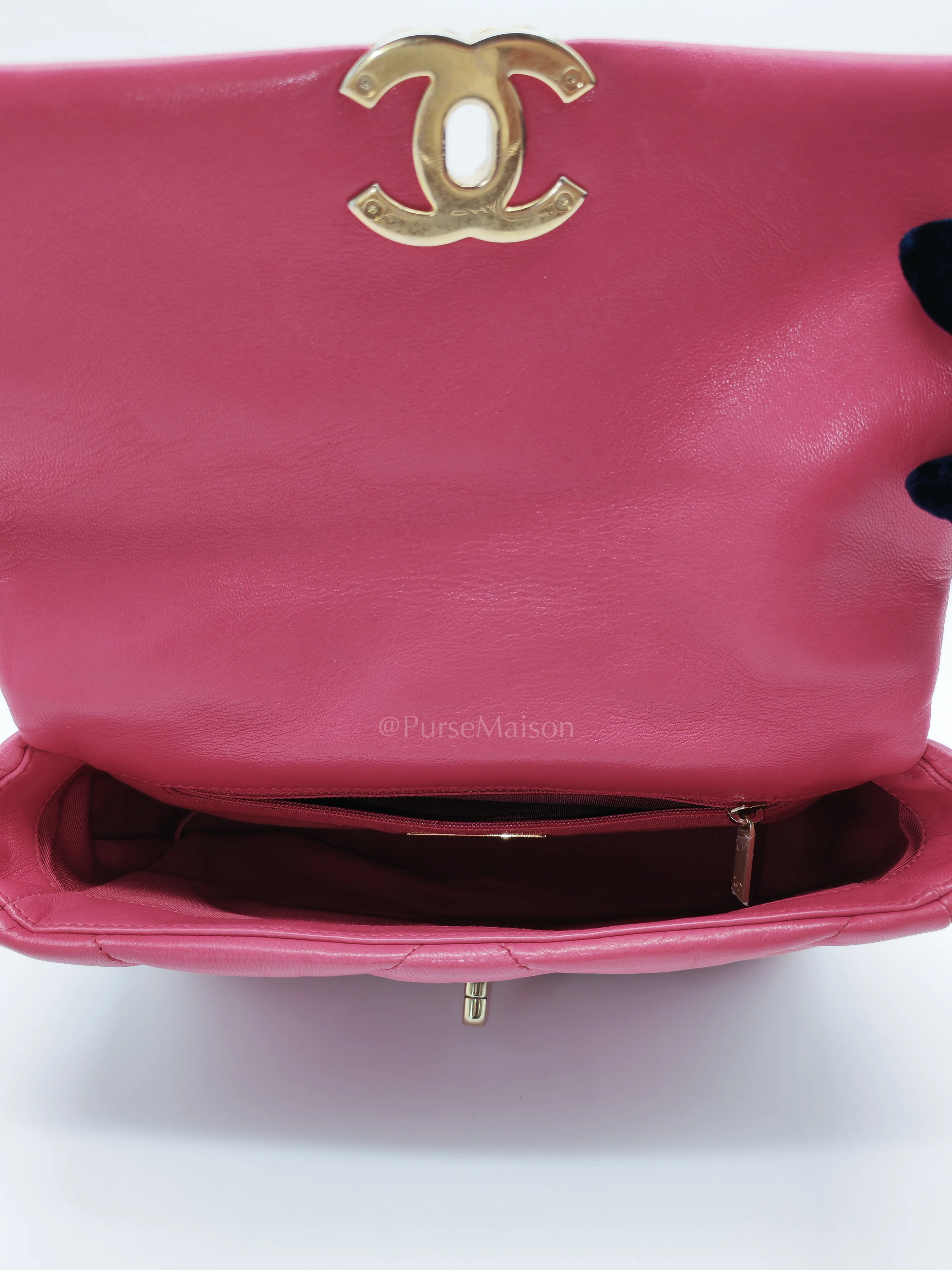 Chanel 19 Small in Dark Pink Quilted Goatskin Leather Mixed Hardware Series 30 - Image 22