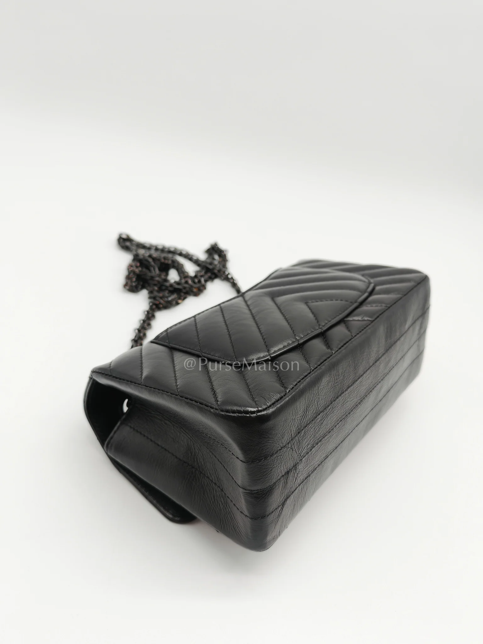 Chanel 20A Mini Reissue Mademoiselle Flap 2.55 in Chevron Aged Calfskin Leather So Black Hardware (Series 30) - Image 10