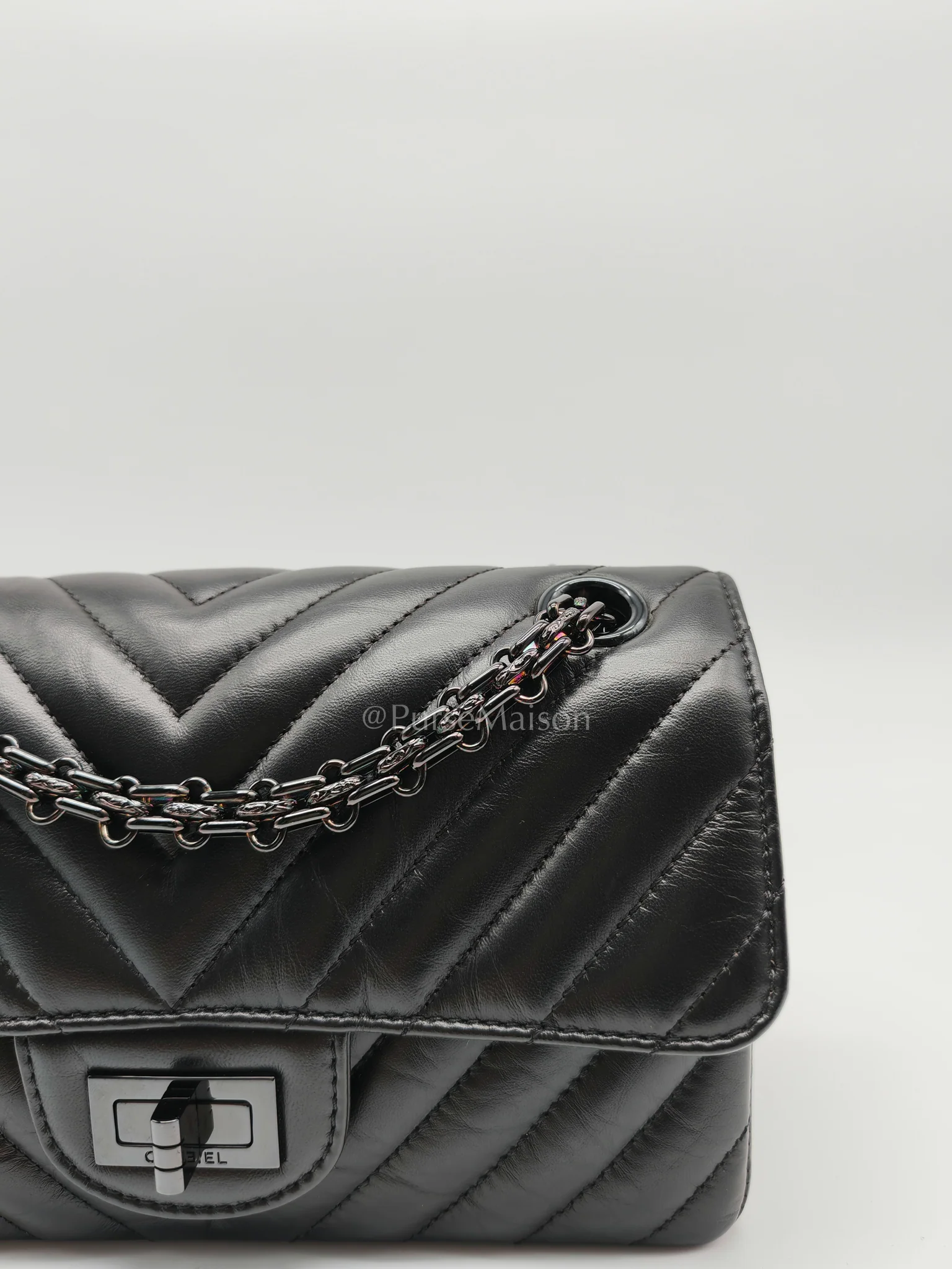 Chanel 20A Mini Reissue Mademoiselle Flap 2.55 in Chevron Aged Calfskin Leather So Black Hardware (Series 30) - Image 16