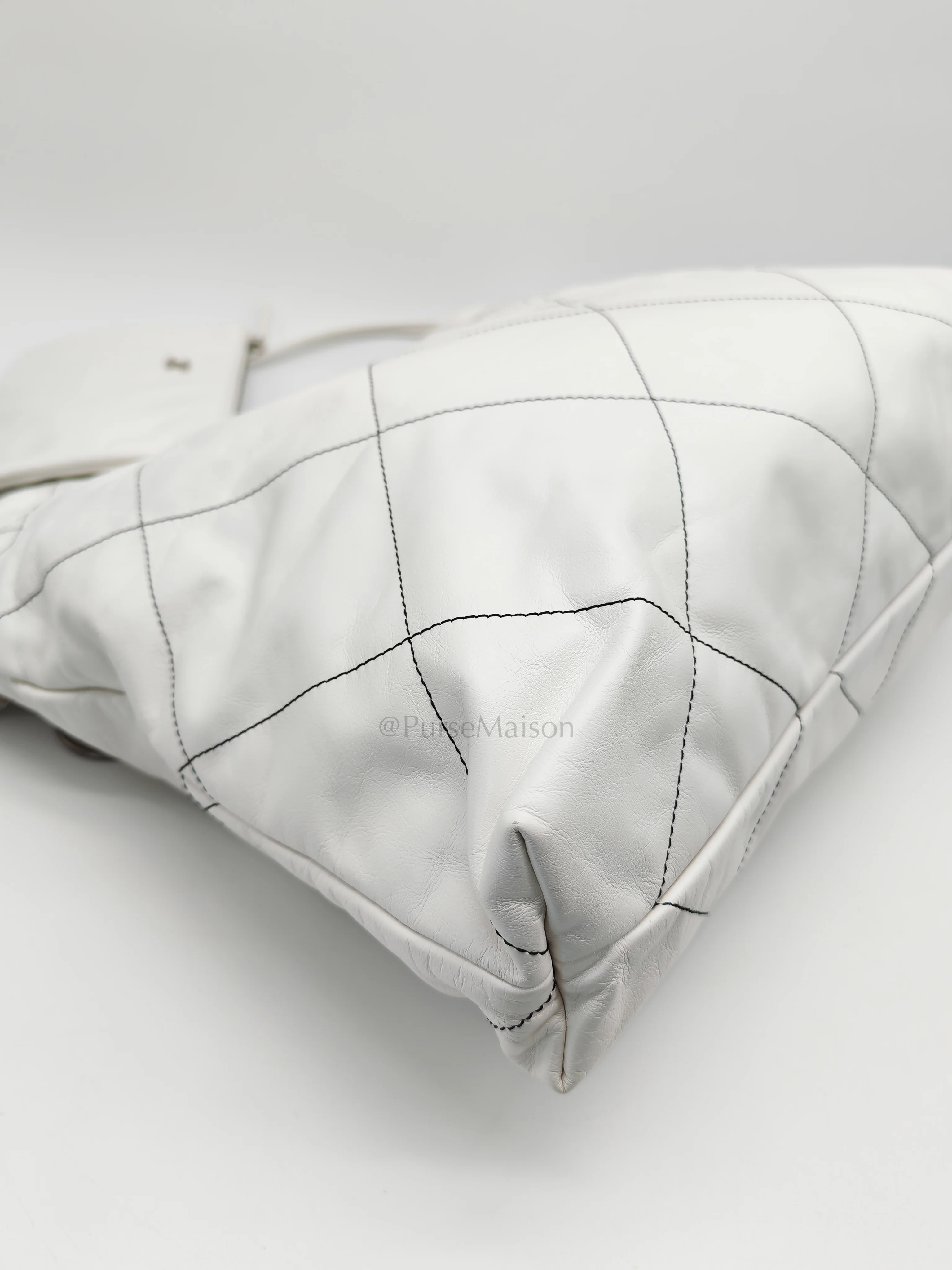 Chanel 22 in White Quilted Calfskin Leather & Silver Hardware Microchip - Image 10