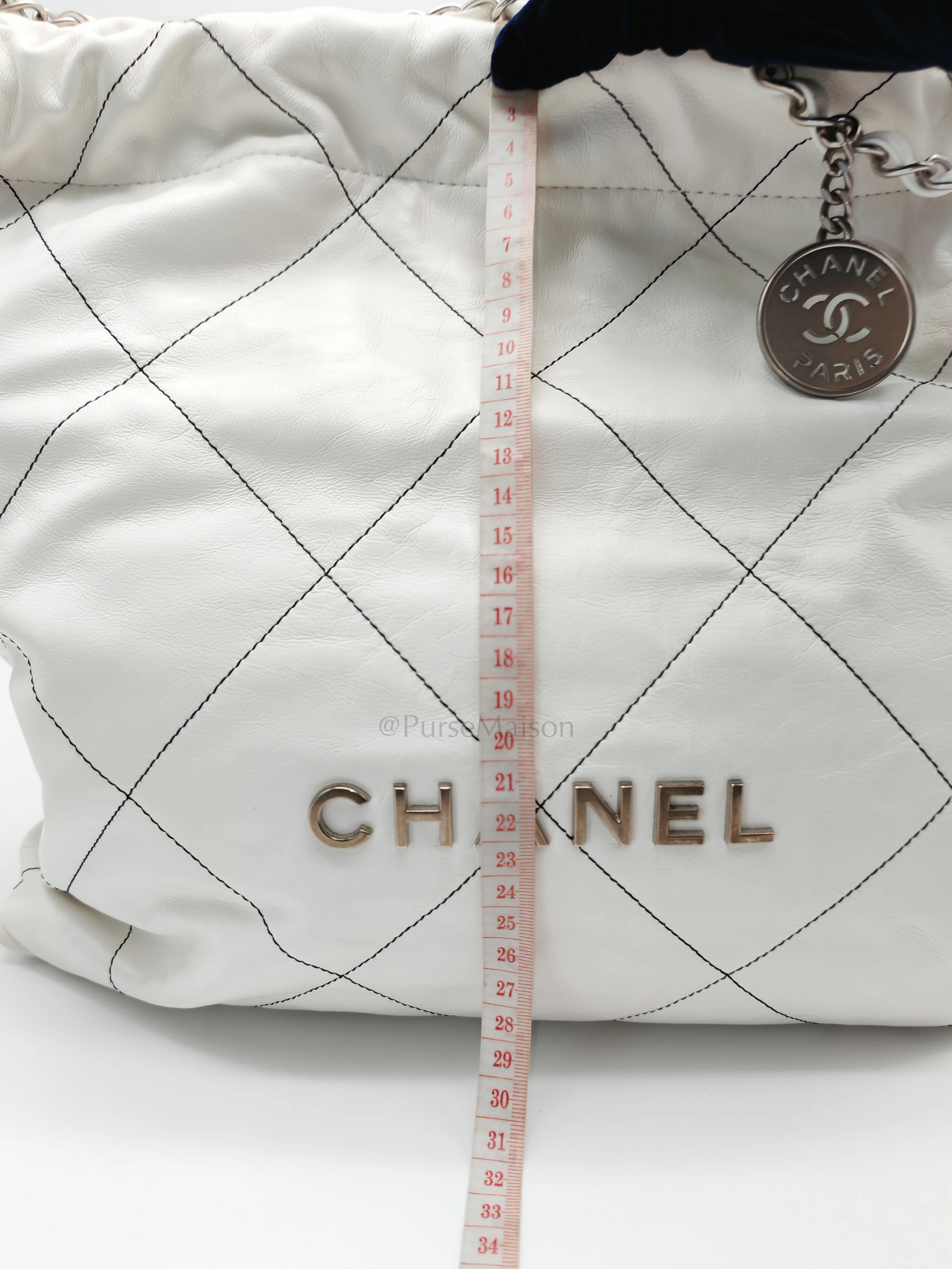 Chanel 22 in White Quilted Calfskin Leather & Silver Hardware Microchip - Image 27