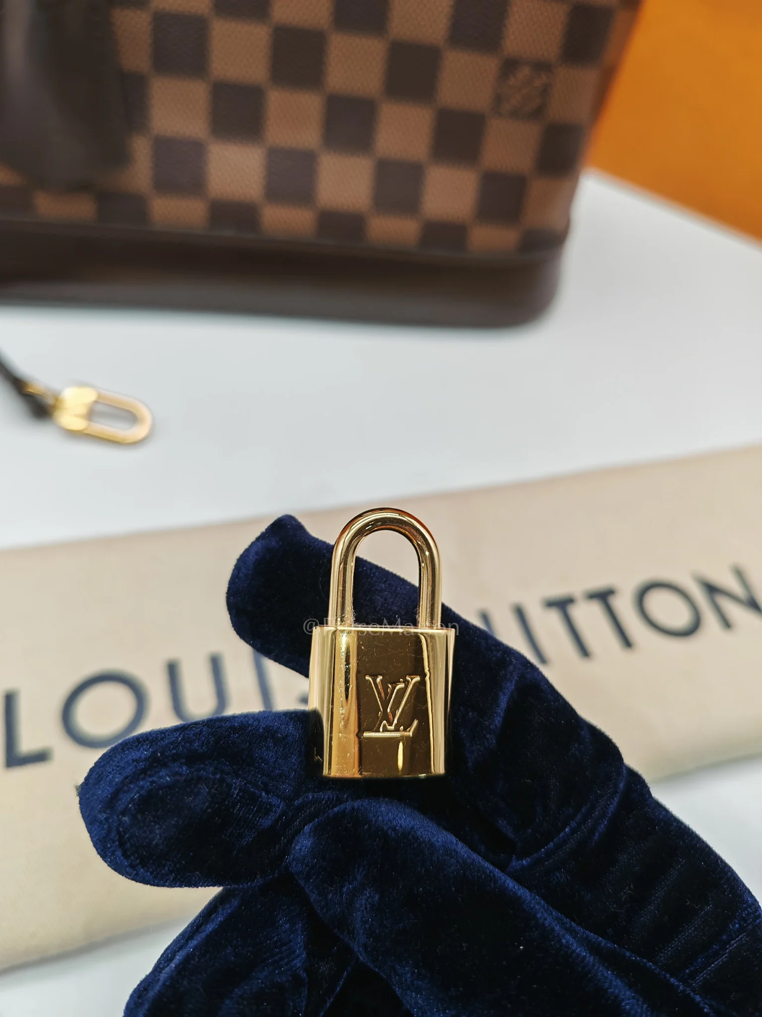 Louis Vuitton Alma BB in Damier Ebene Canvas (Microchip) - Image 25