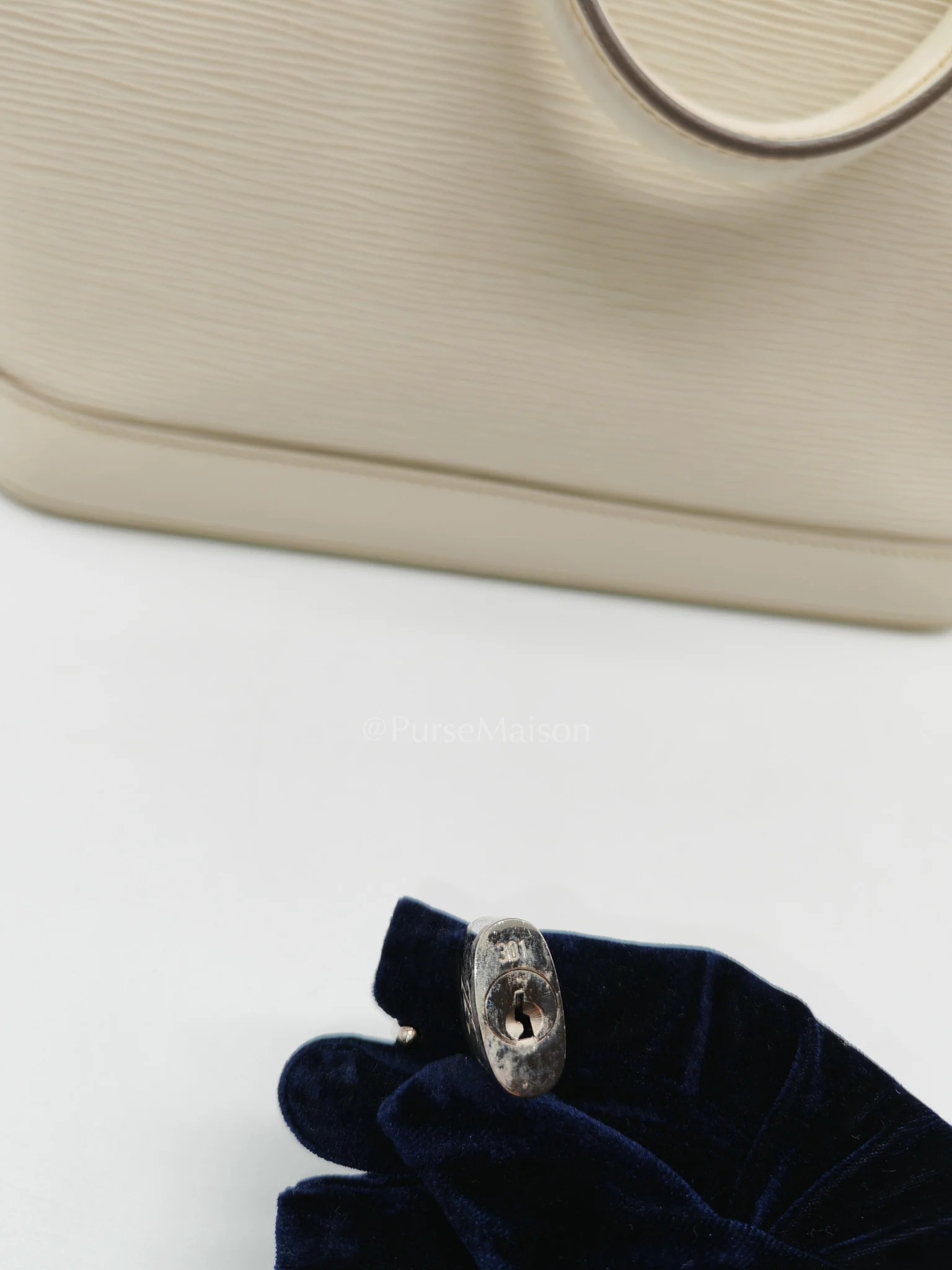 Louis Vuitton Alma PM in Ivoire Epi Leather & Silver Hardware (Date Code: FL2047) - Image 38