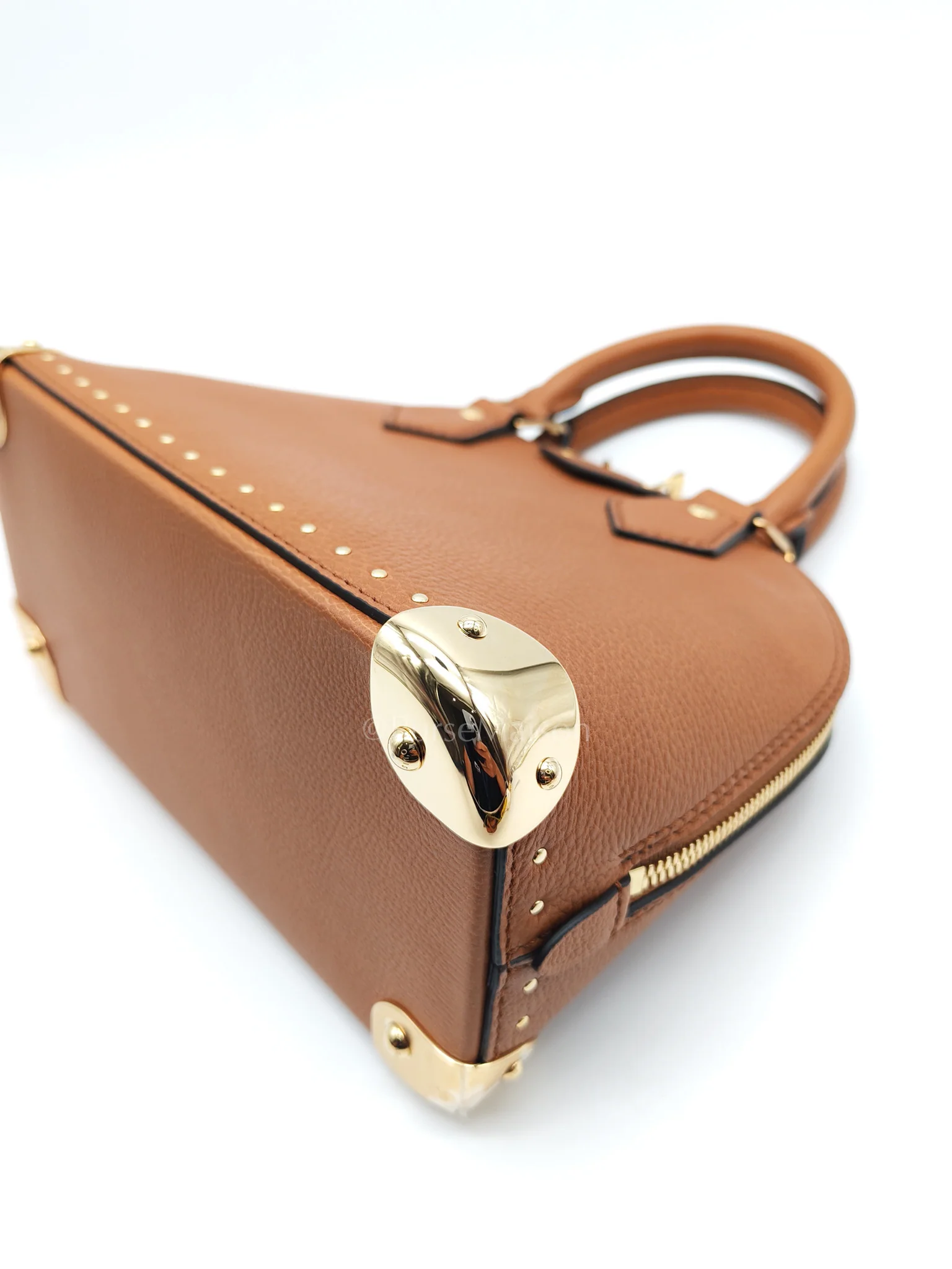 Louis Vuitton Alma Trunk BB in Tan Smooth Calfskin Leather & Gold Hardware Microchip - Image 8