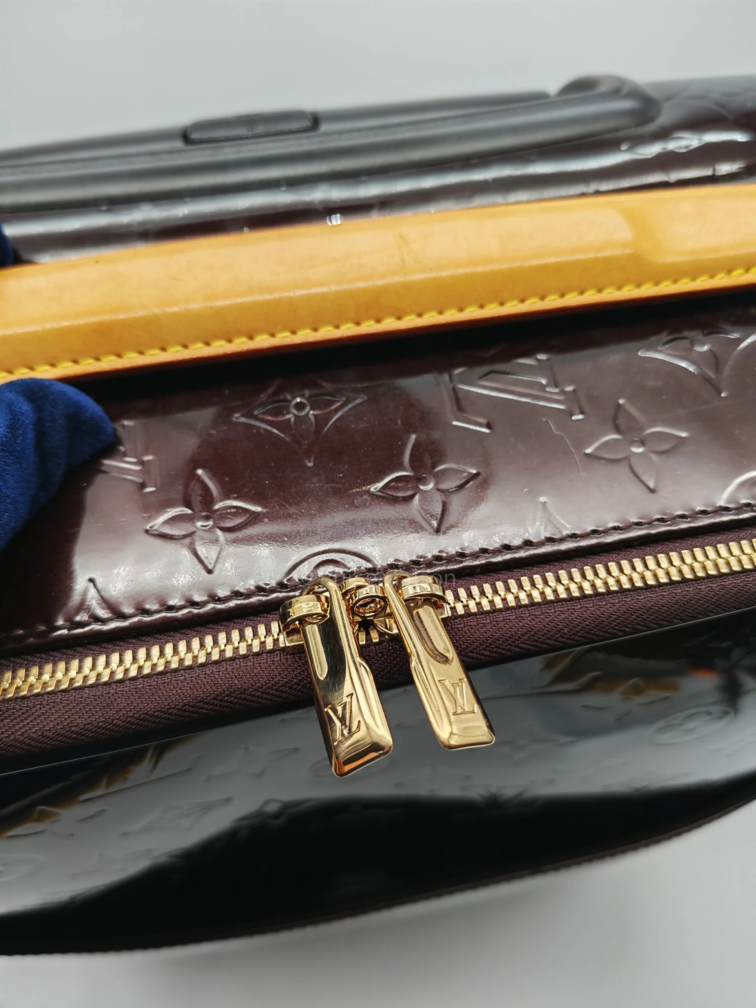 Louis Vuitton Amarante Monogram Vernis Pegase 45 Burgundy Patent Luggage (Date Code: MB4151) - Image 30
