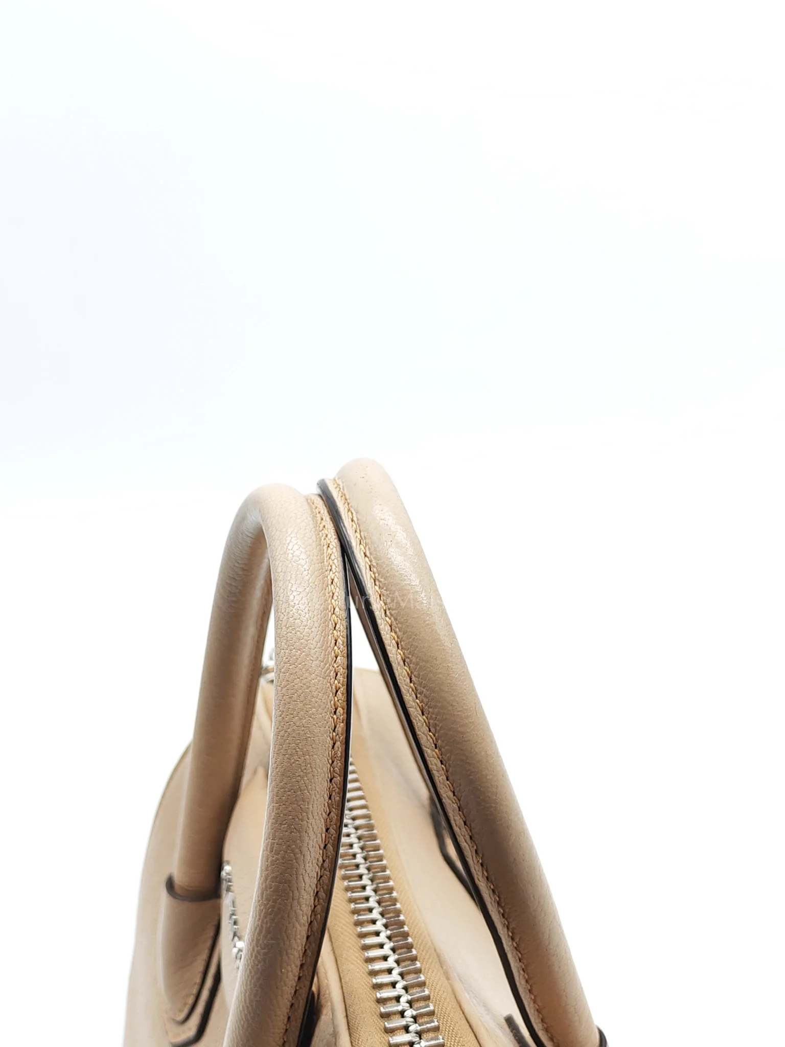 Givenchy Antigona Mini In Nude Goatskin Leather & Silver Hardware - Image 20