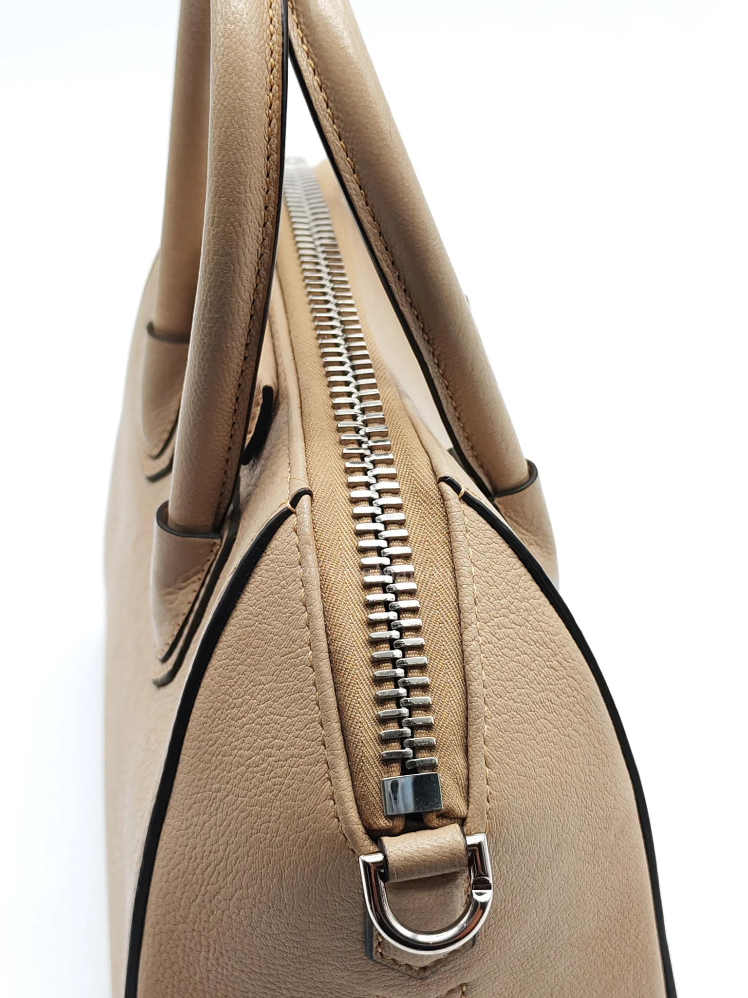 Givenchy Antigona Mini In Nude Goatskin Leather & Silver Hardware - Image 24