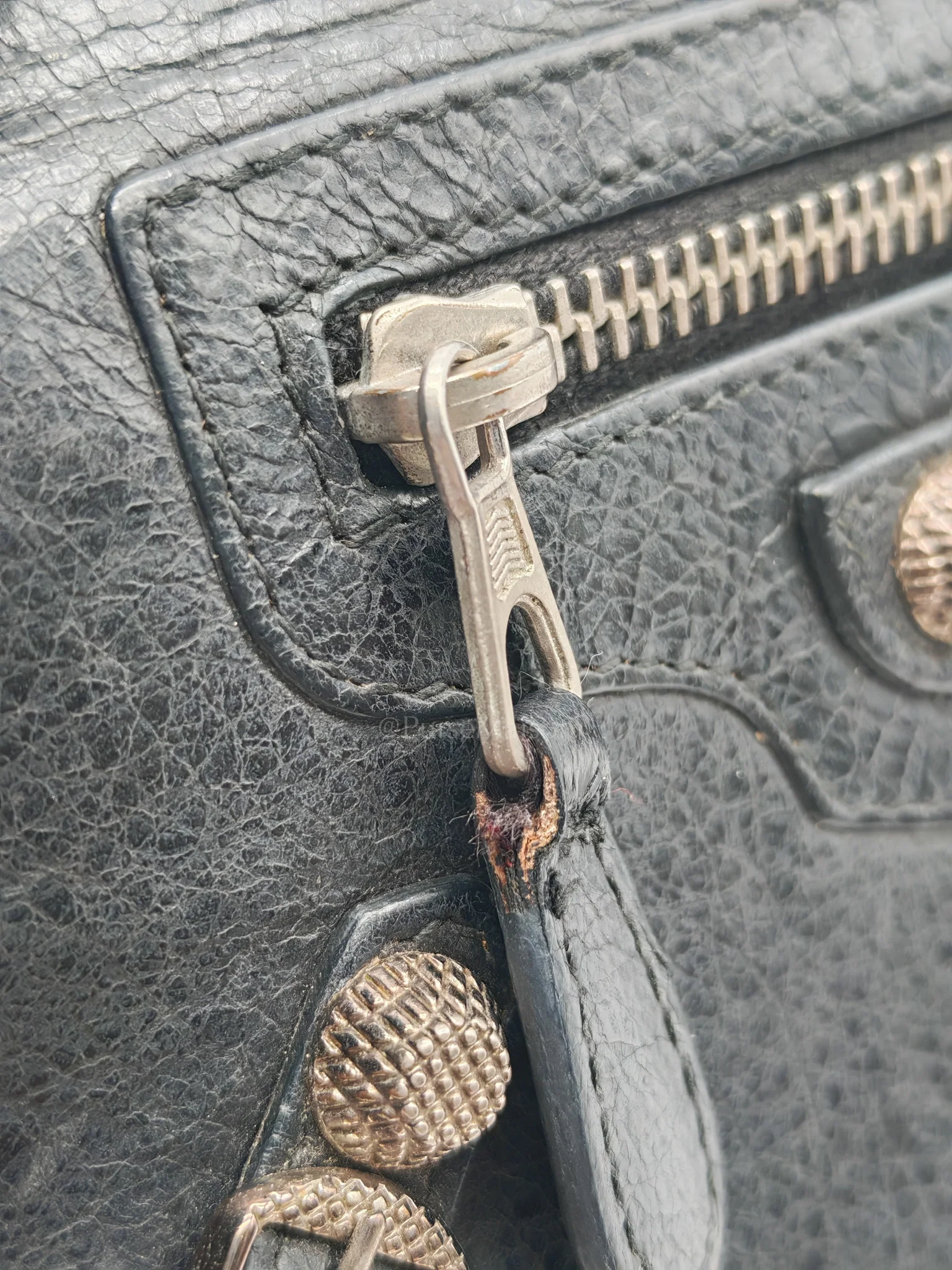 Balenciaga Arena Giant Continental Wallet in Black Leather - Image 19