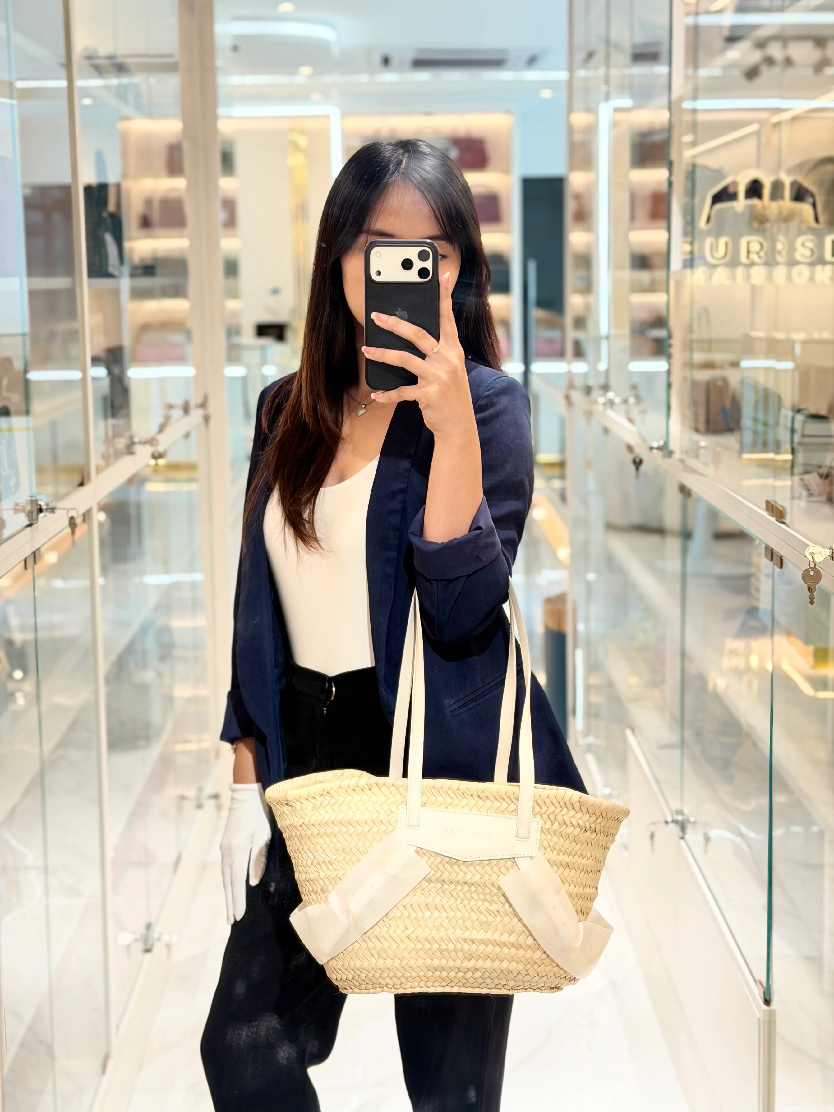 Givenchy Raffia Voyou in White Leather Strap Basket Bag - Image 25