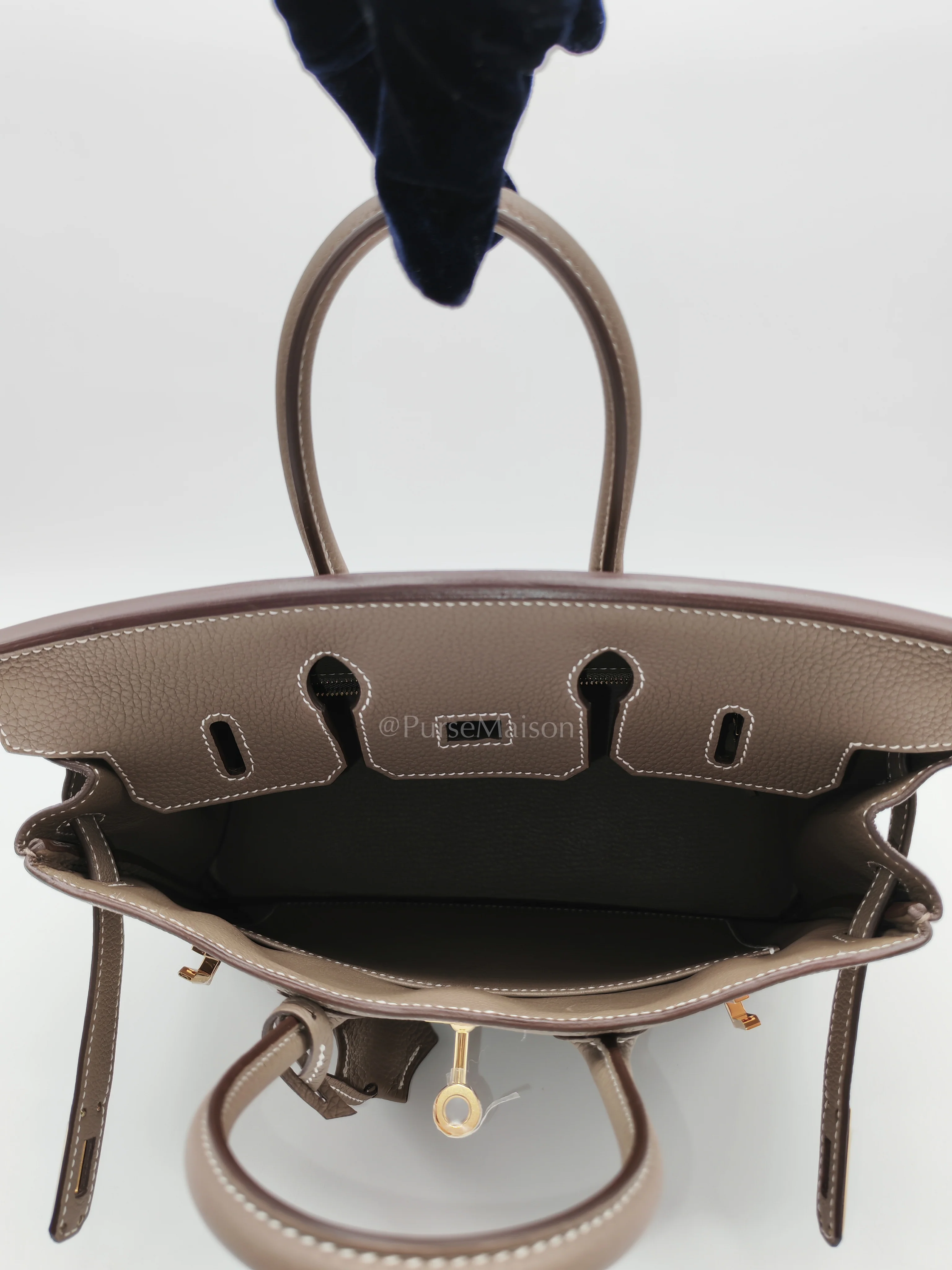 Hermes Birkin 25 Retourne in Etoupe Togo Leather and Gold Hardware Stamp W (2024) - Image 17