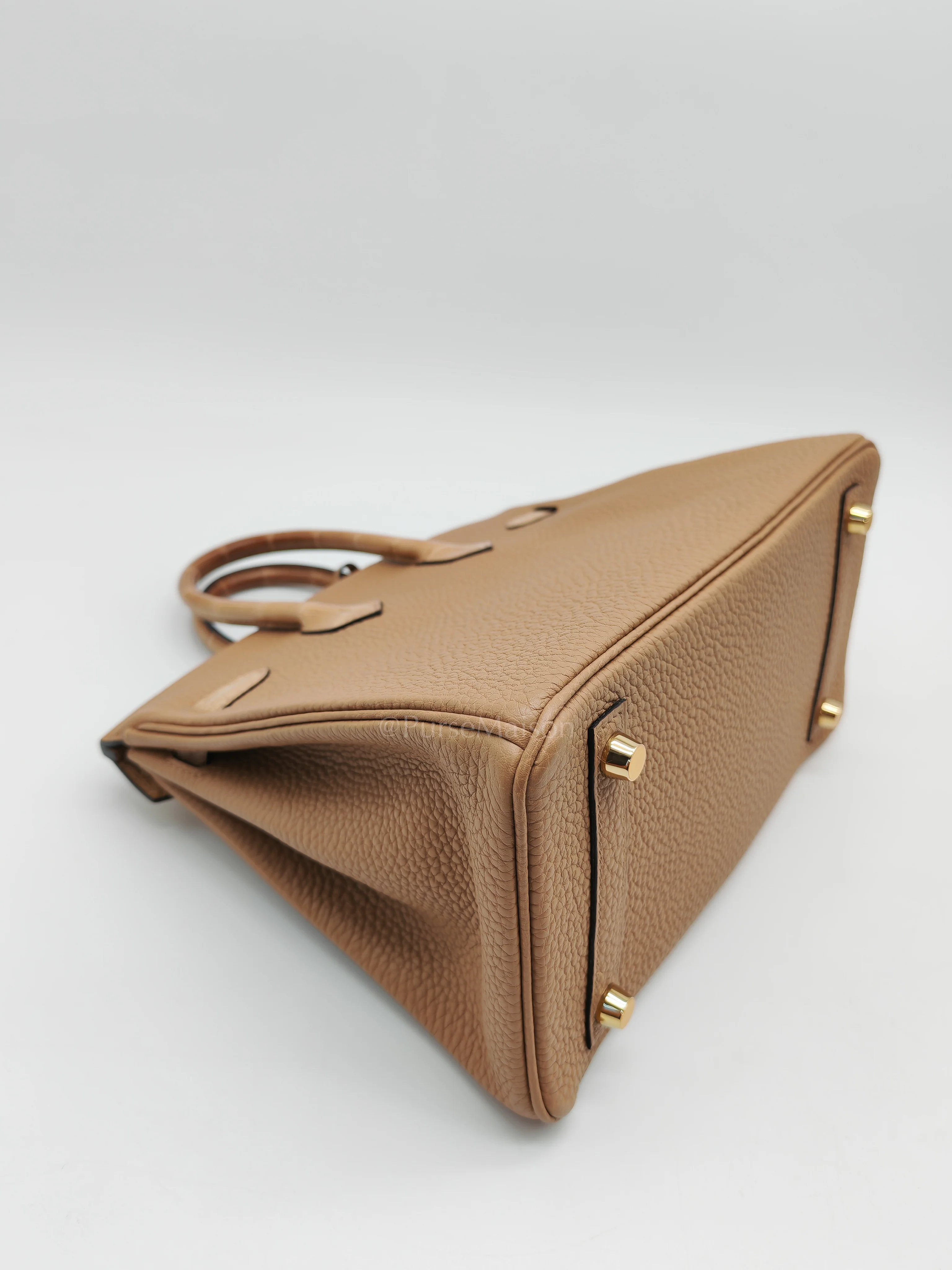 Hermes Birkin 25 Retourne Touch in Chai Togo and Alligator Leather in Permabrass Hardware Stamp U (2022) - Image 10