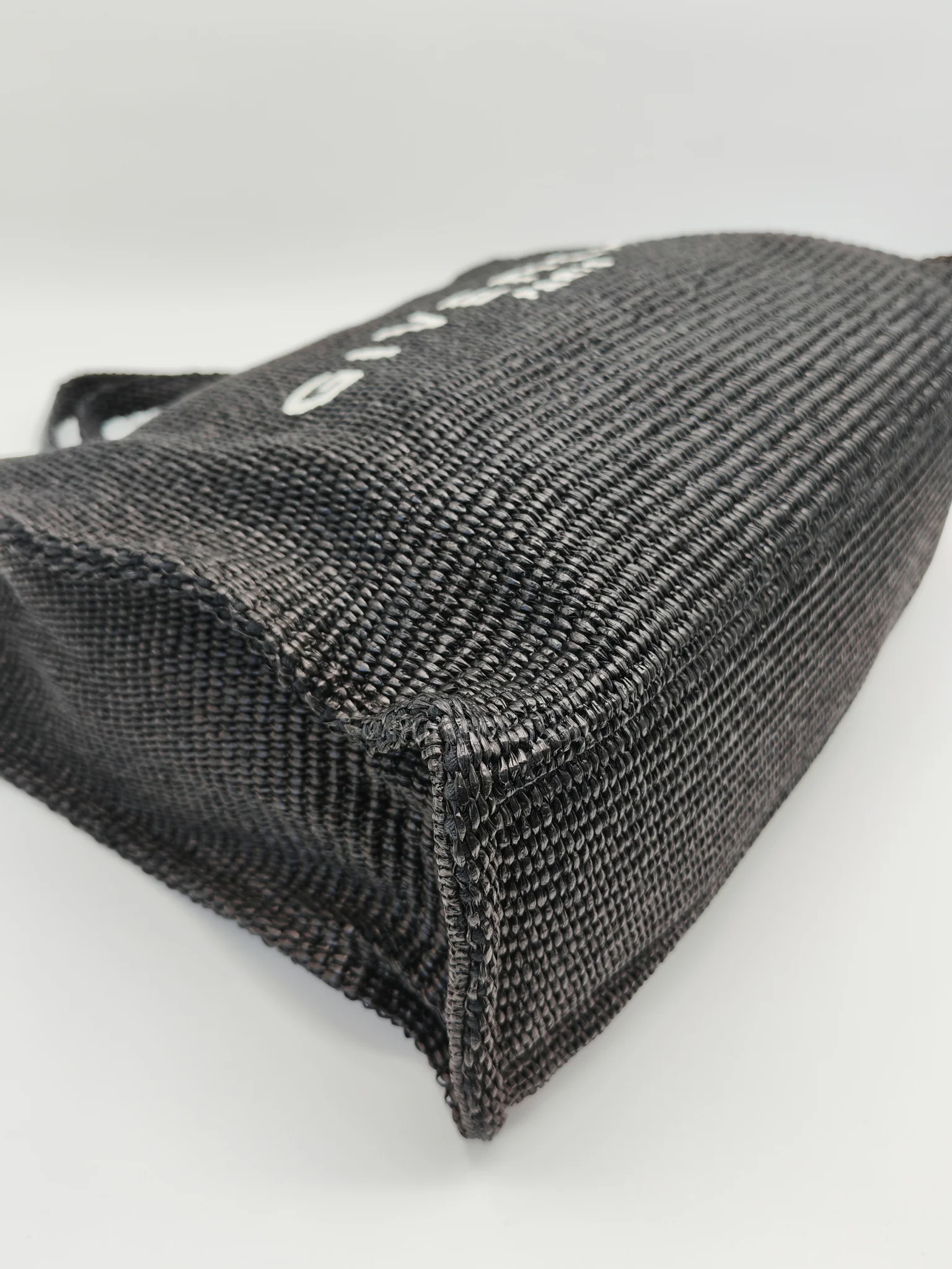 Givenchy Woven Soft Raffia Medium Black Beach Tote Bag - Image 8