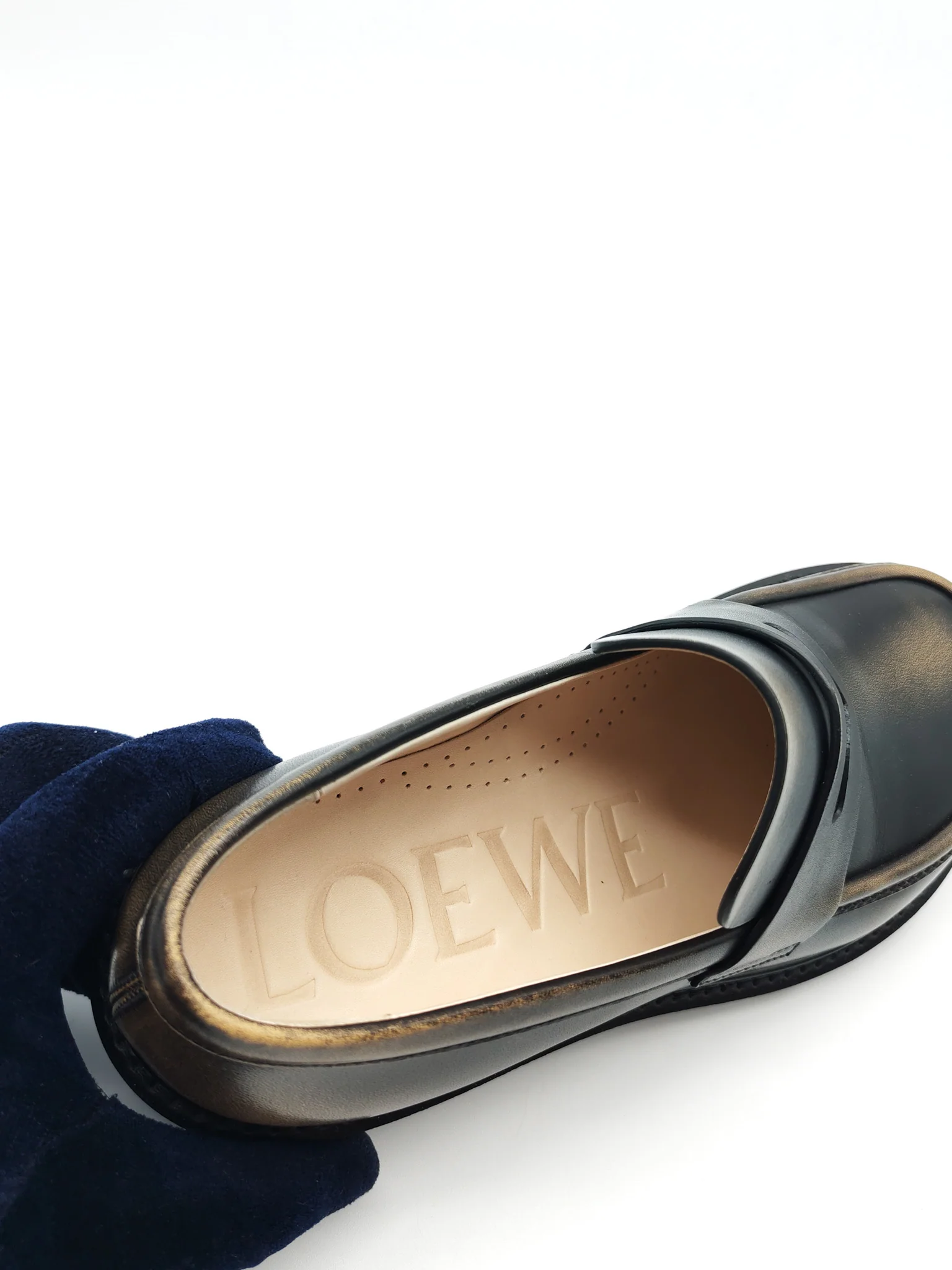 Loewe Blaze Leather Loafer Size (7 US/37 EU/23.5 cm) - Image 13