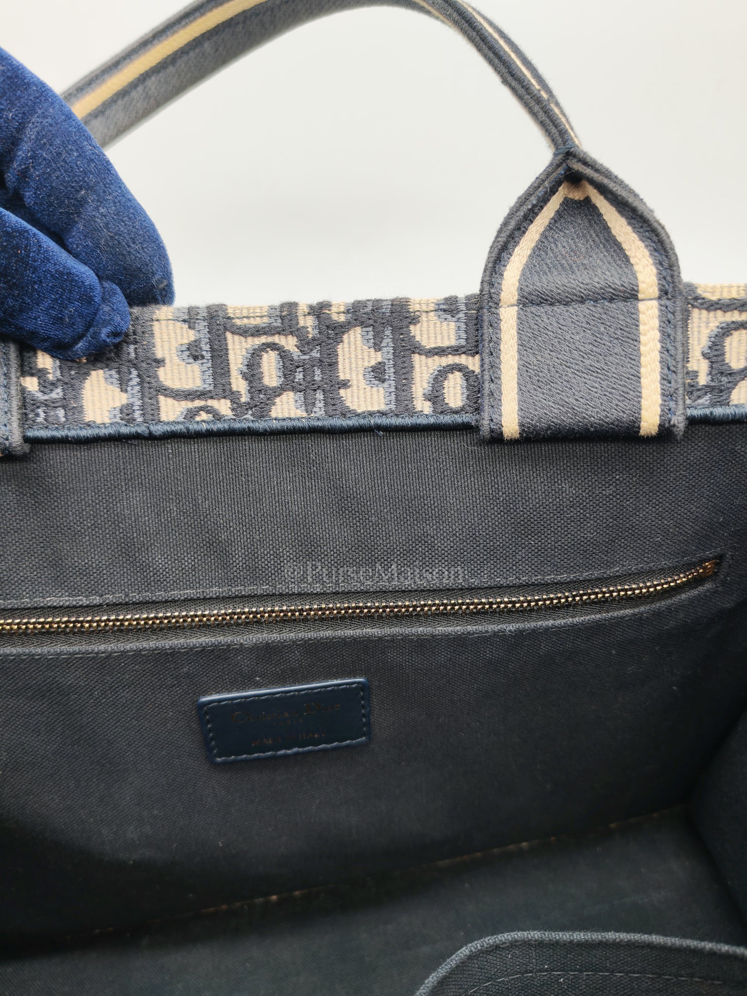 Christian Dior Booktote in Medium Embroidery and Calfskin Leather Shoulder Bag - Image 21