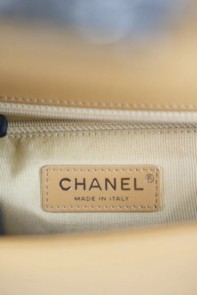 Chanel Boy Chevron Beige in Calfskin Leather and Ruthenium Hardware Series 22 - Image 21