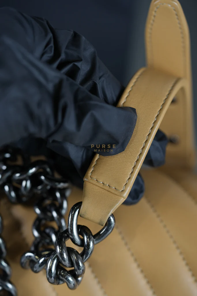 Chanel Boy Chevron Beige in Calfskin Leather and Ruthenium Hardware Series 22 - Image 26