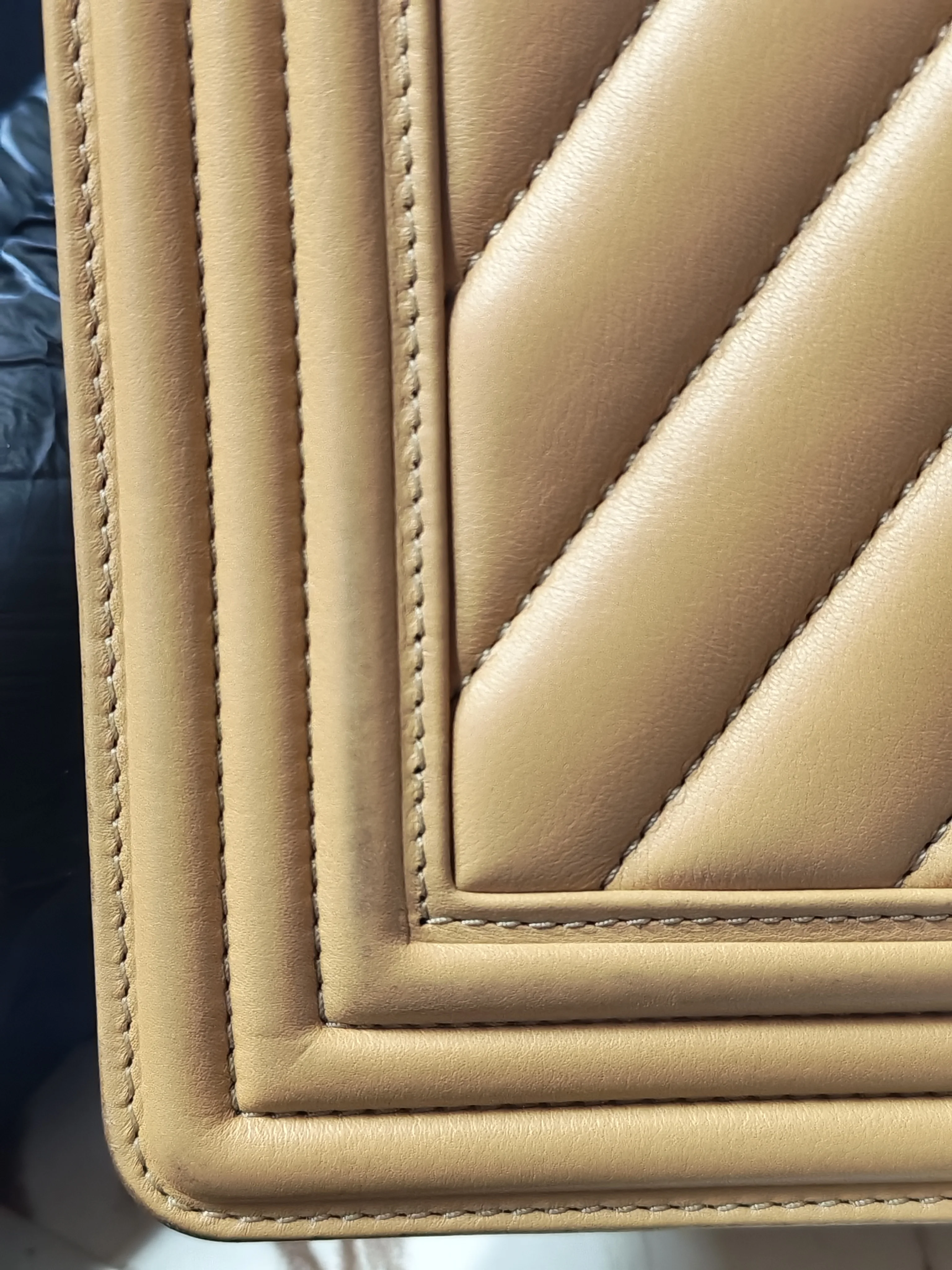 Chanel Boy Chevron Beige in Calfskin Leather and Ruthenium Hardware Series 22 - Image 39