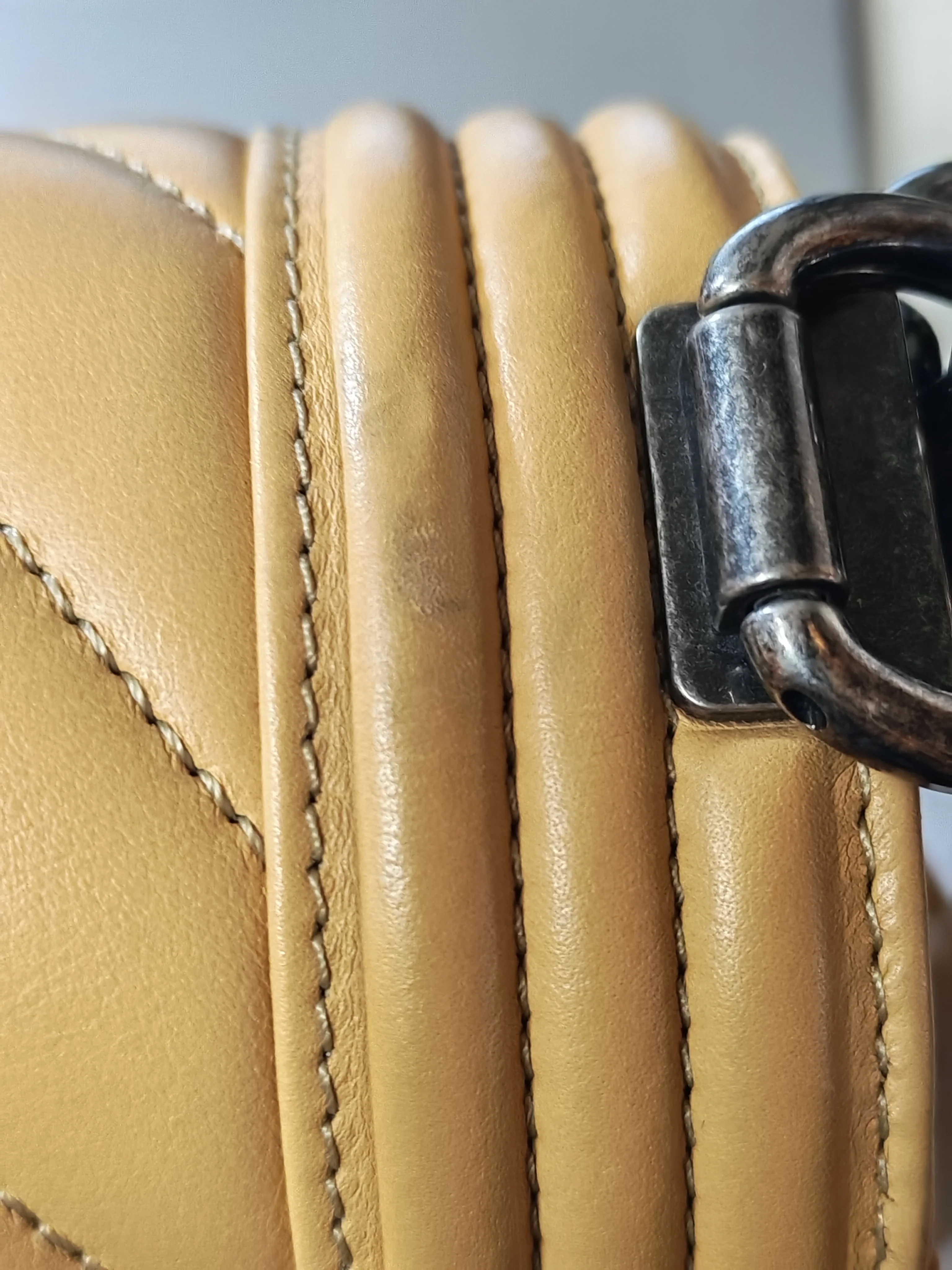 Chanel Boy Chevron Beige in Calfskin Leather and Ruthenium Hardware Series 22 - Image 43