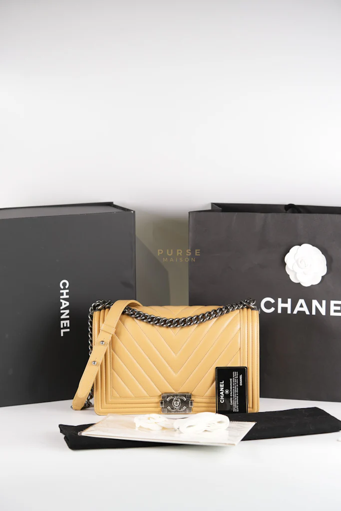Chanel Boy Chevron Beige in Calfskin Leather and Ruthenium Hardware Series 22 - Image 49