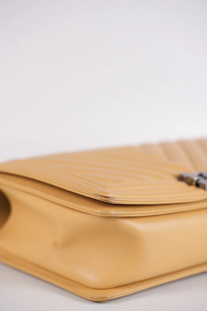 Chanel Boy Chevron Beige in Calfskin Leather and Ruthenium Hardware Series 22 - Image 9