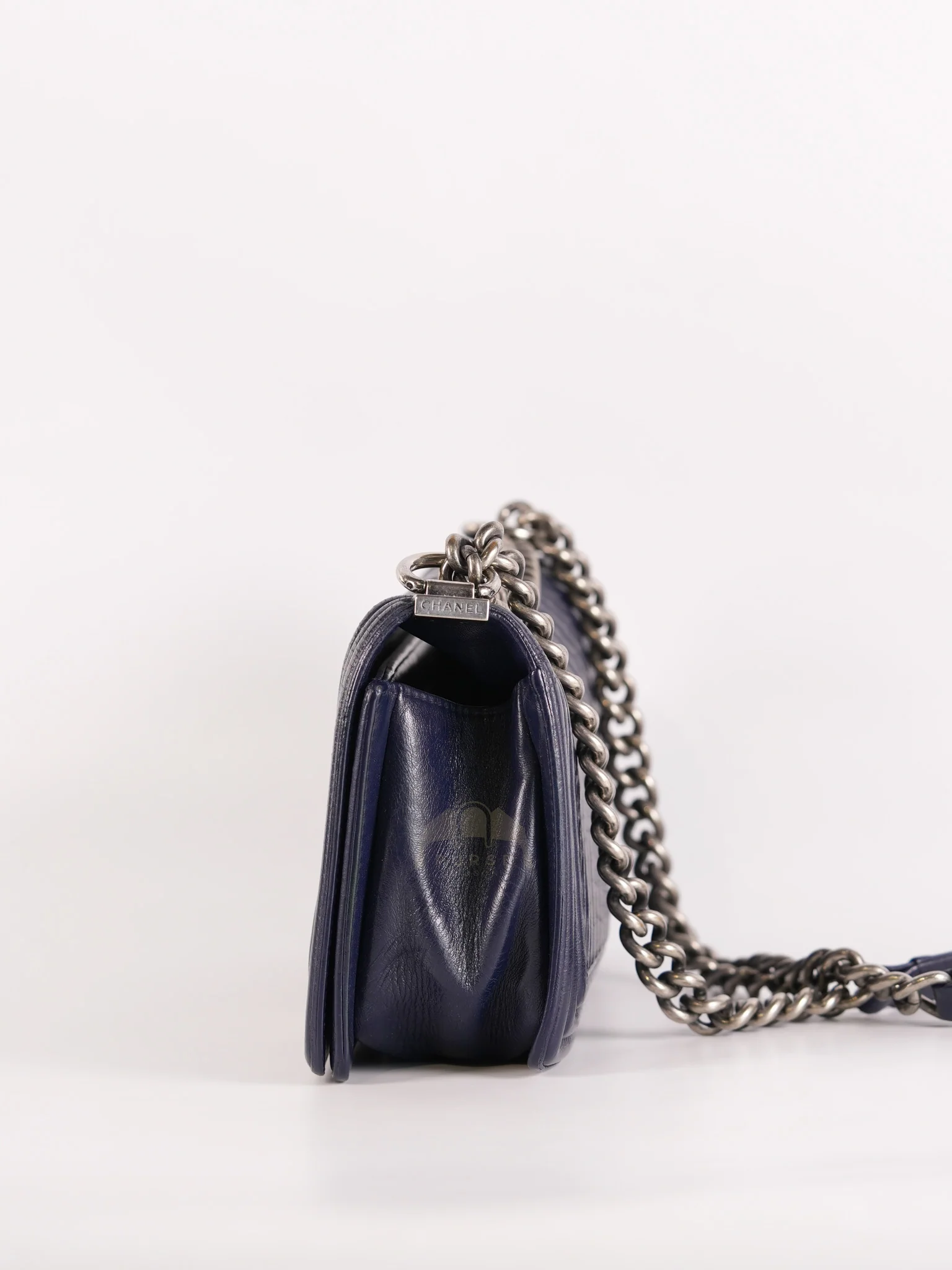 Chanel Boy Old Medium in Dark Blue Chevron Lambskin Leather Ruthenium Hardware (Series 20) - Image 5