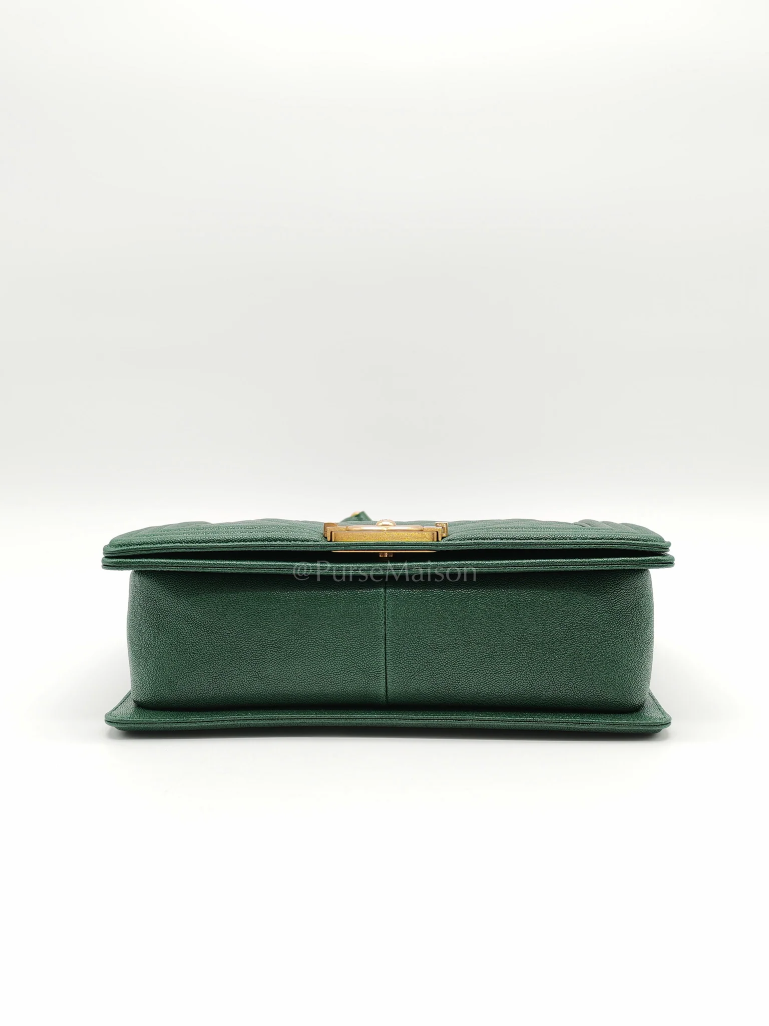 Chanel Boy Old Medium in Green Chevron Calfskin Leather and Aged Gold Hardware Series 26 - Image 7