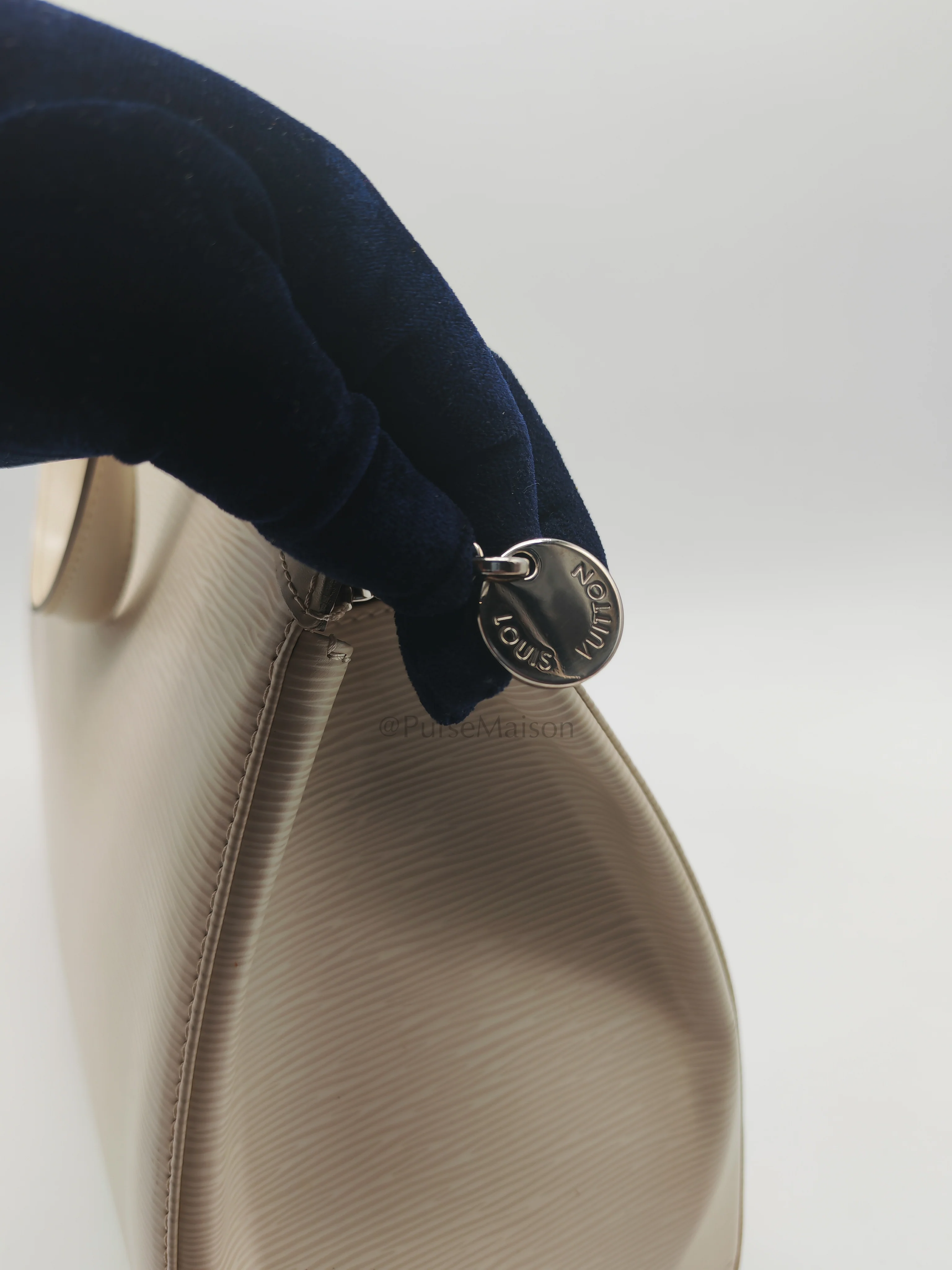 Louis Vuitton Brea GM in White Ivorie Epi Leather & Silver Hardware - Image 25