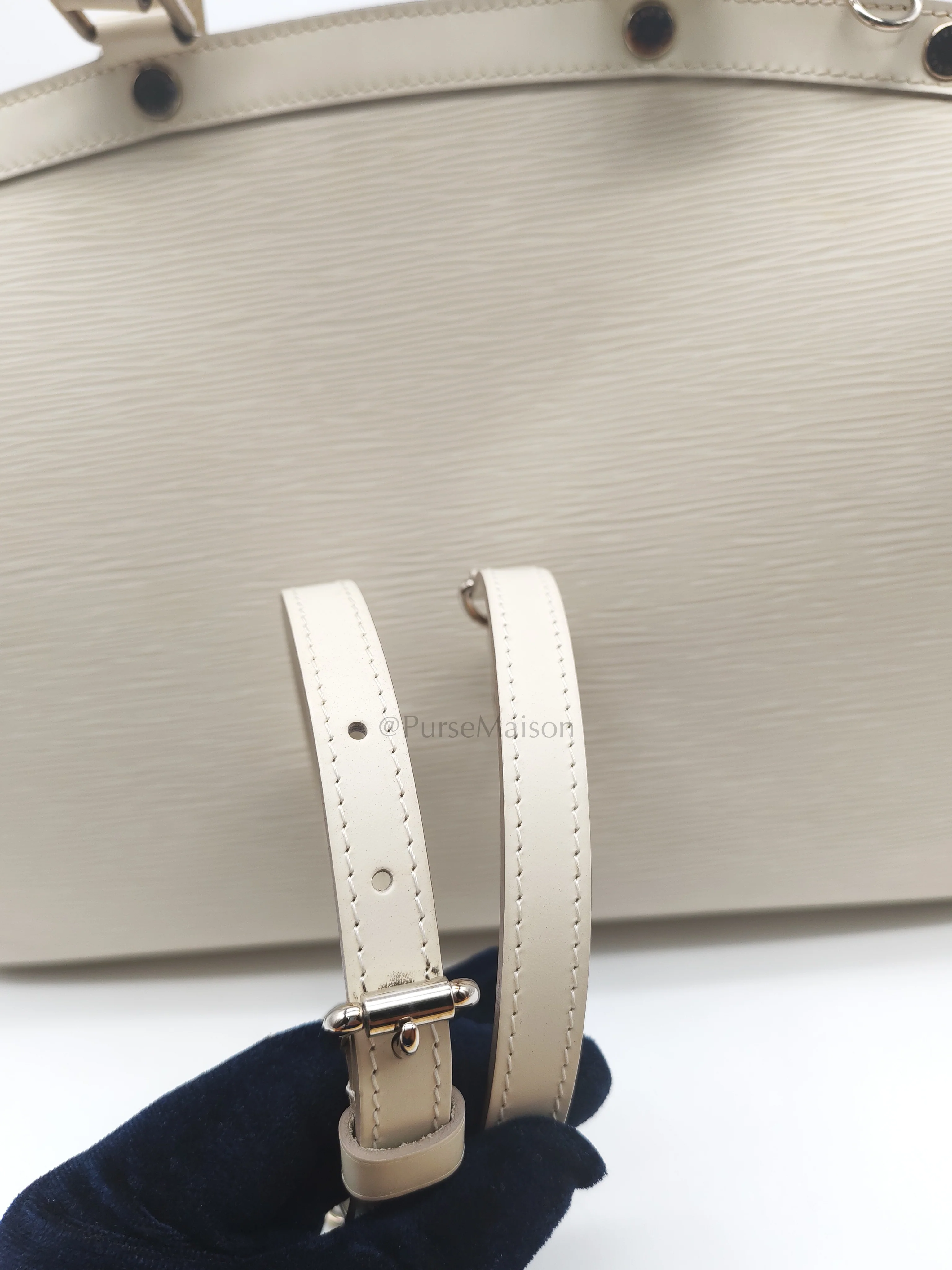 Louis Vuitton Brea GM in White Ivorie Epi Leather & Silver Hardware - Image 40