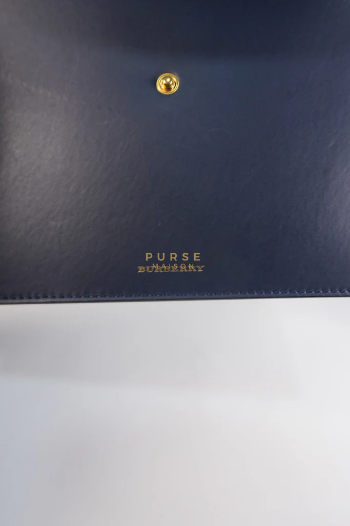Burberry Bucket Bag Large in Navy Blue Leather - Image 32