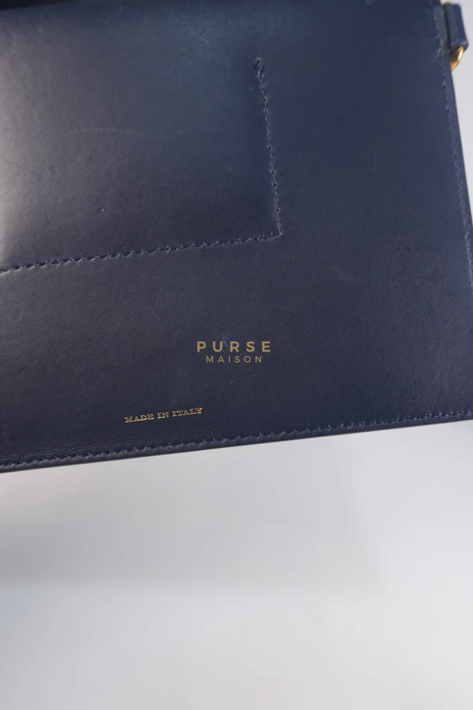 Burberry Bucket Bag Large in Navy Blue Leather - Image 36
