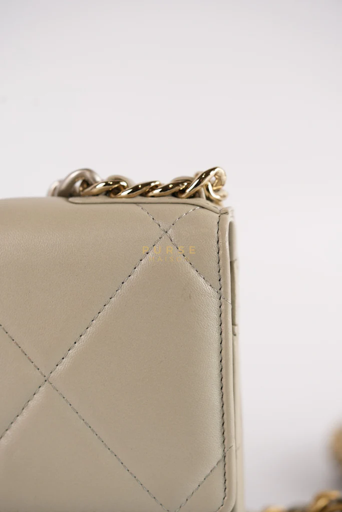 Chanel 19 Wallet on Chain Light Gray in Mixed Hardware (Microchip) - Image 29